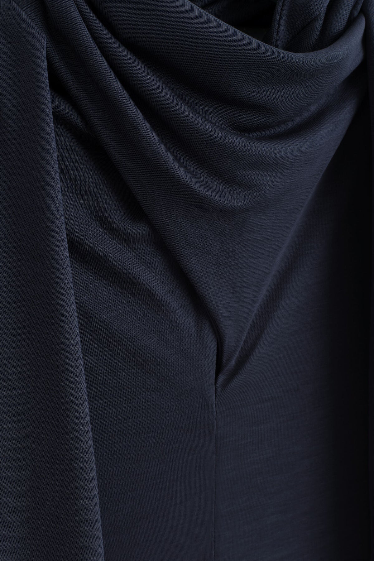 BLUSA FLUIDA CON DETALLE DE PAÑUELO - MARINO | DescriptiveDetail