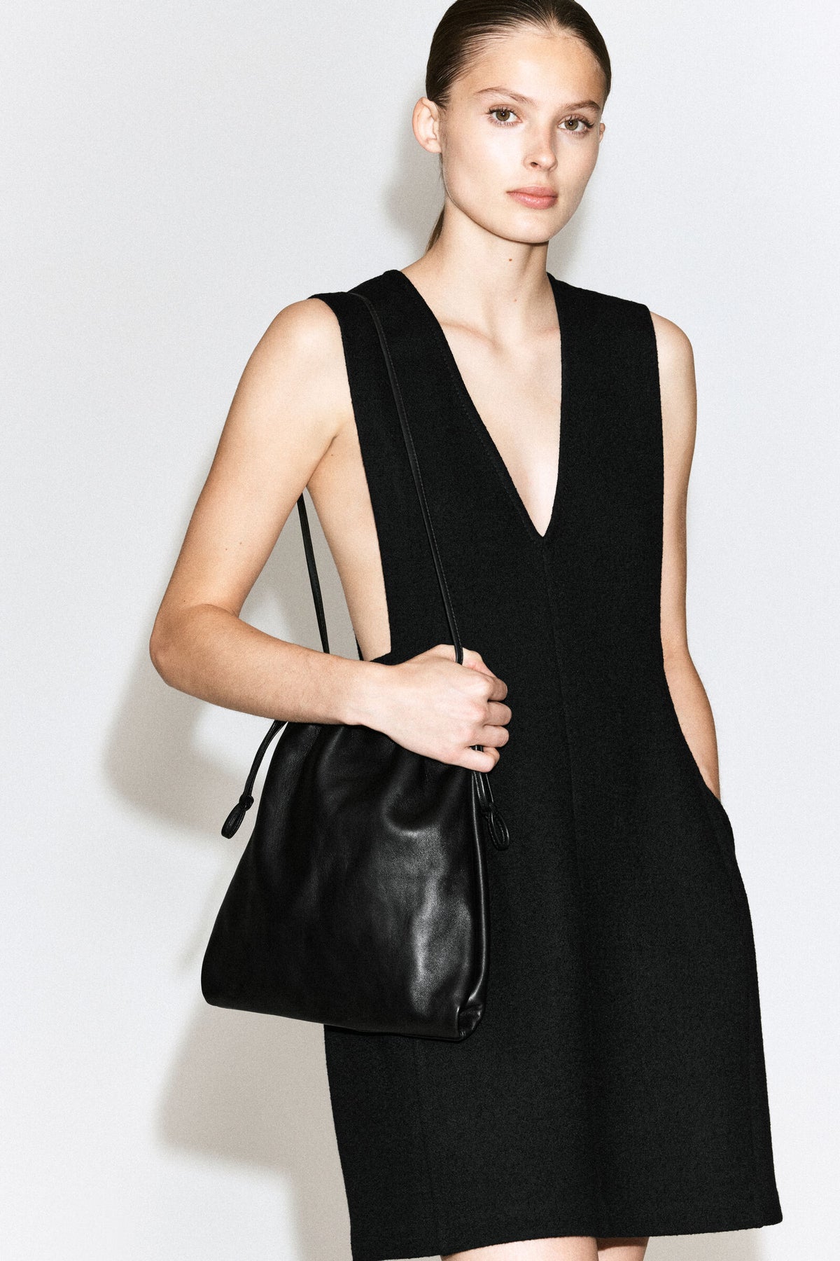 VESTIDO MINI EN MEZCLA DE LANA FIELTRADA - NEGRO