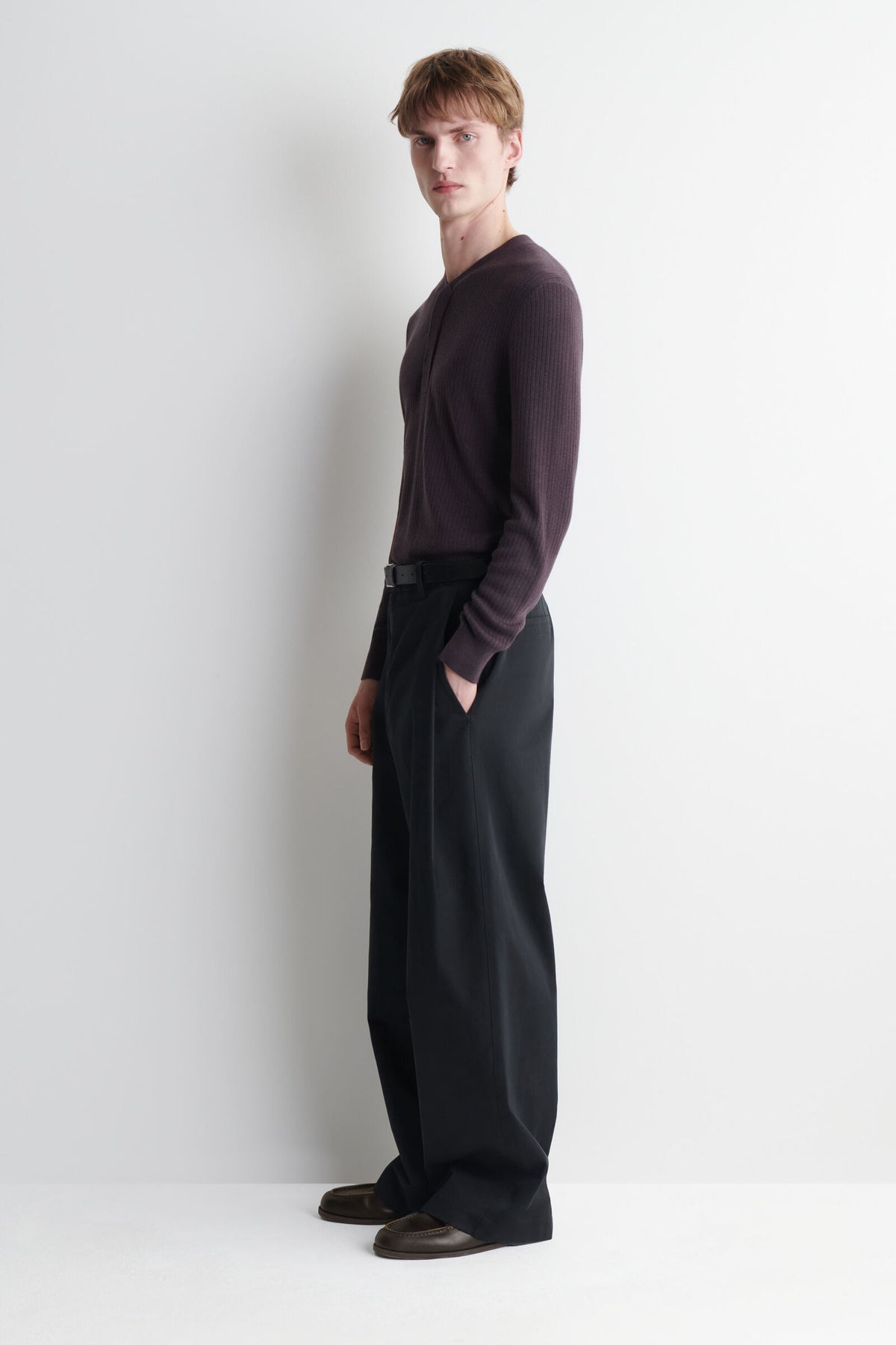 TOP HENLEY DE PUNTO ACANALADO - CAOBA