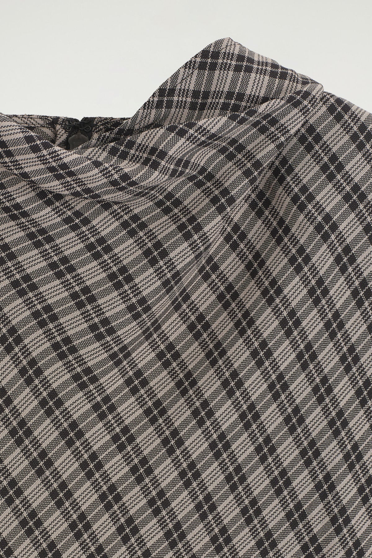 BLUSA CUADROS DRAPEADA - GRIS / A CUADROS | DescriptiveDetail