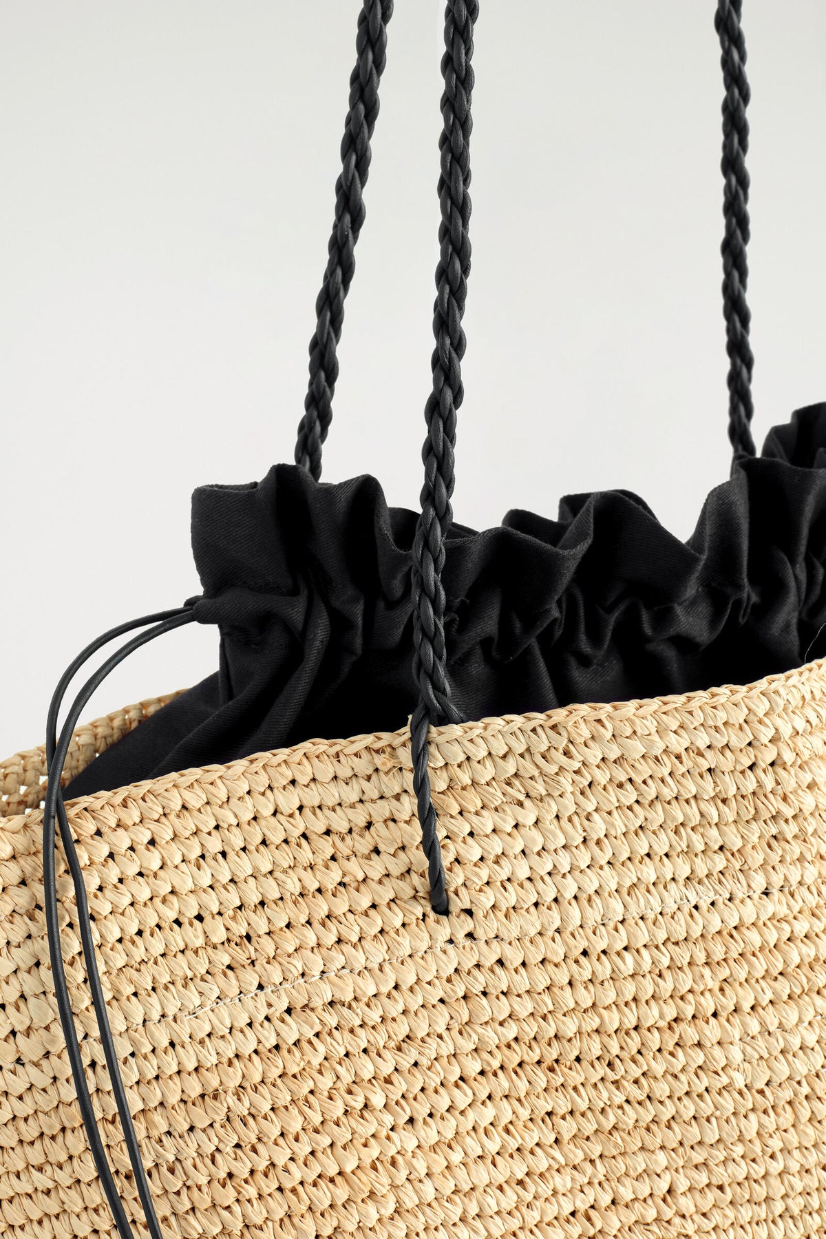 BOLSA DE MANO RIVIERA TEJIDA A MANO - PJA - BEIGE | DescriptiveDetail