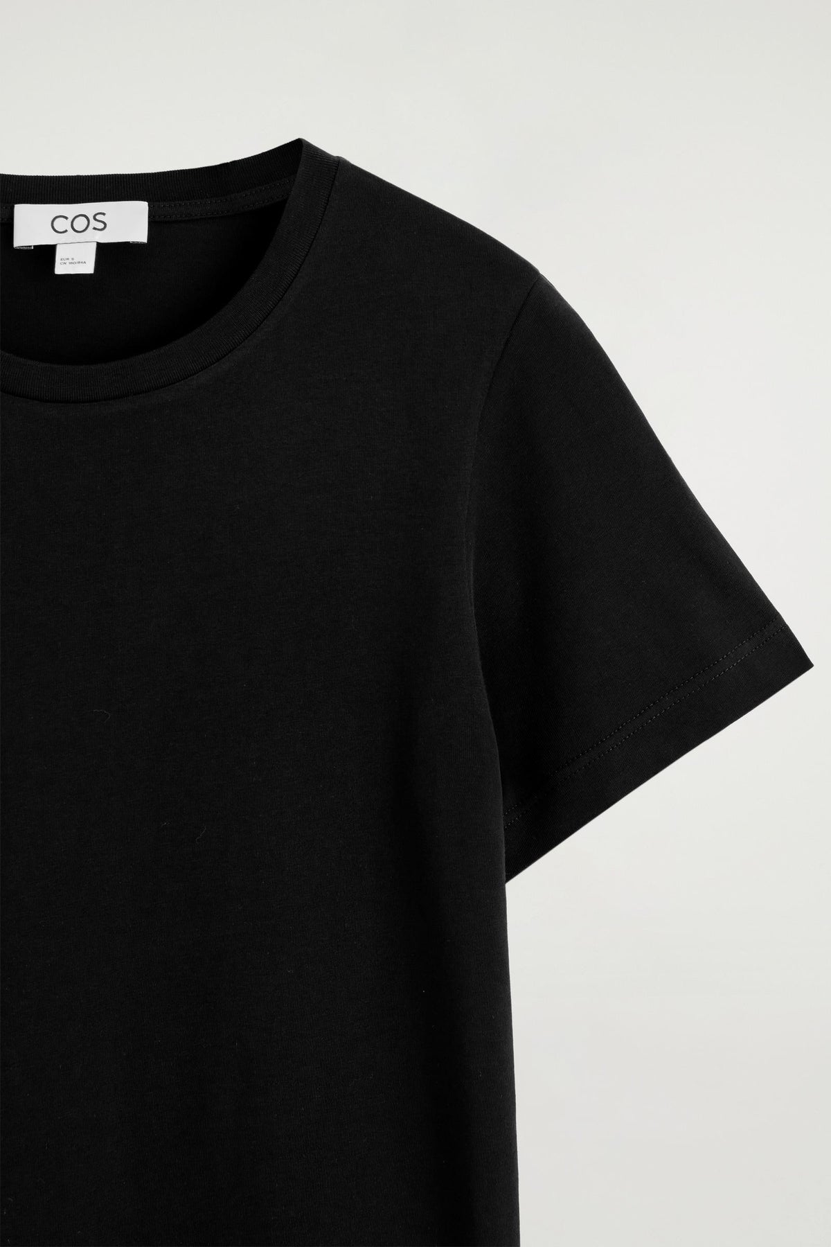 CAMISETA DE ALGODÓN CON CUELLO REDONDO - NEGRO | DescriptiveDetail