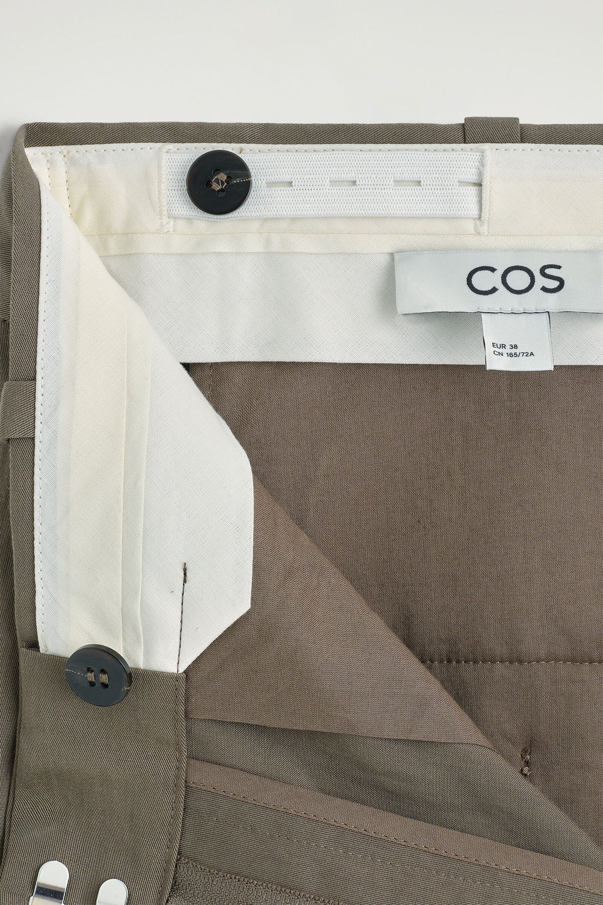 PANTALONES FLUIDOS PLISADOS DE PIERNA RECTA - BEIGE OSCURO | DescriptiveDetail
