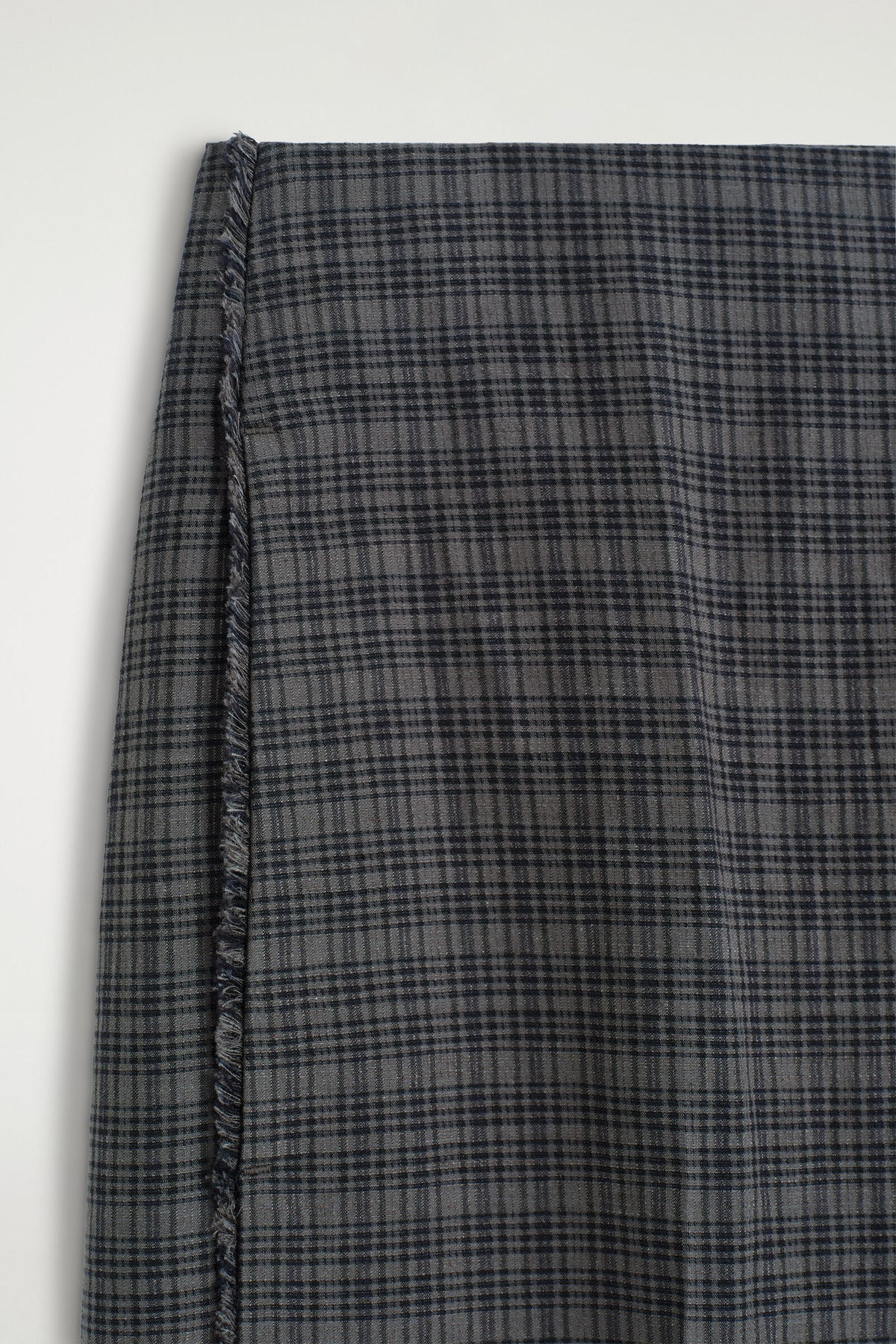 PANTALONES DE LINO Y ALGODÓN A CUADROS CON FLECOS - GRIS / MARRÓN / A CUADROS | DescriptiveDetail
