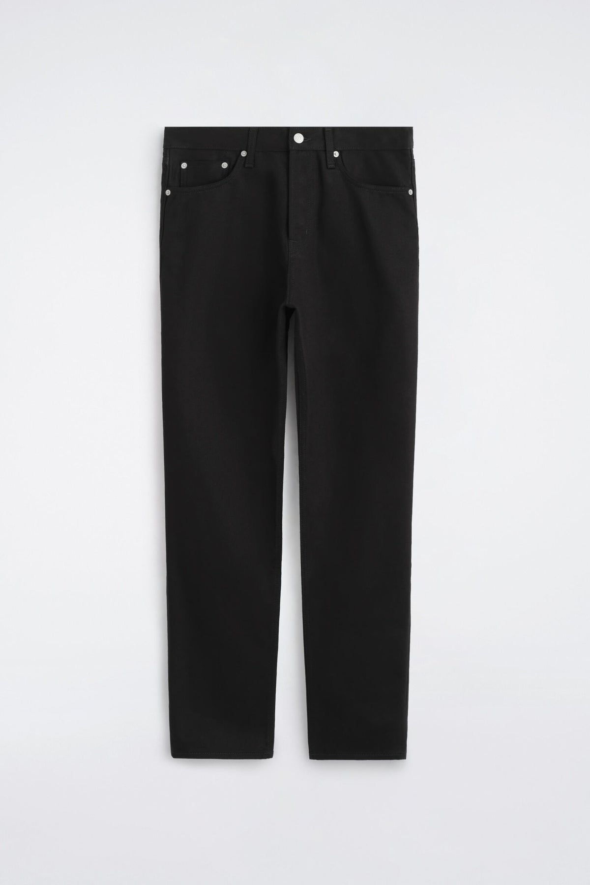 JEANS SIGNATURE DE CORTE REGULAR Y PIERNA RECTA - NEGRO | DescriptiveStillLife