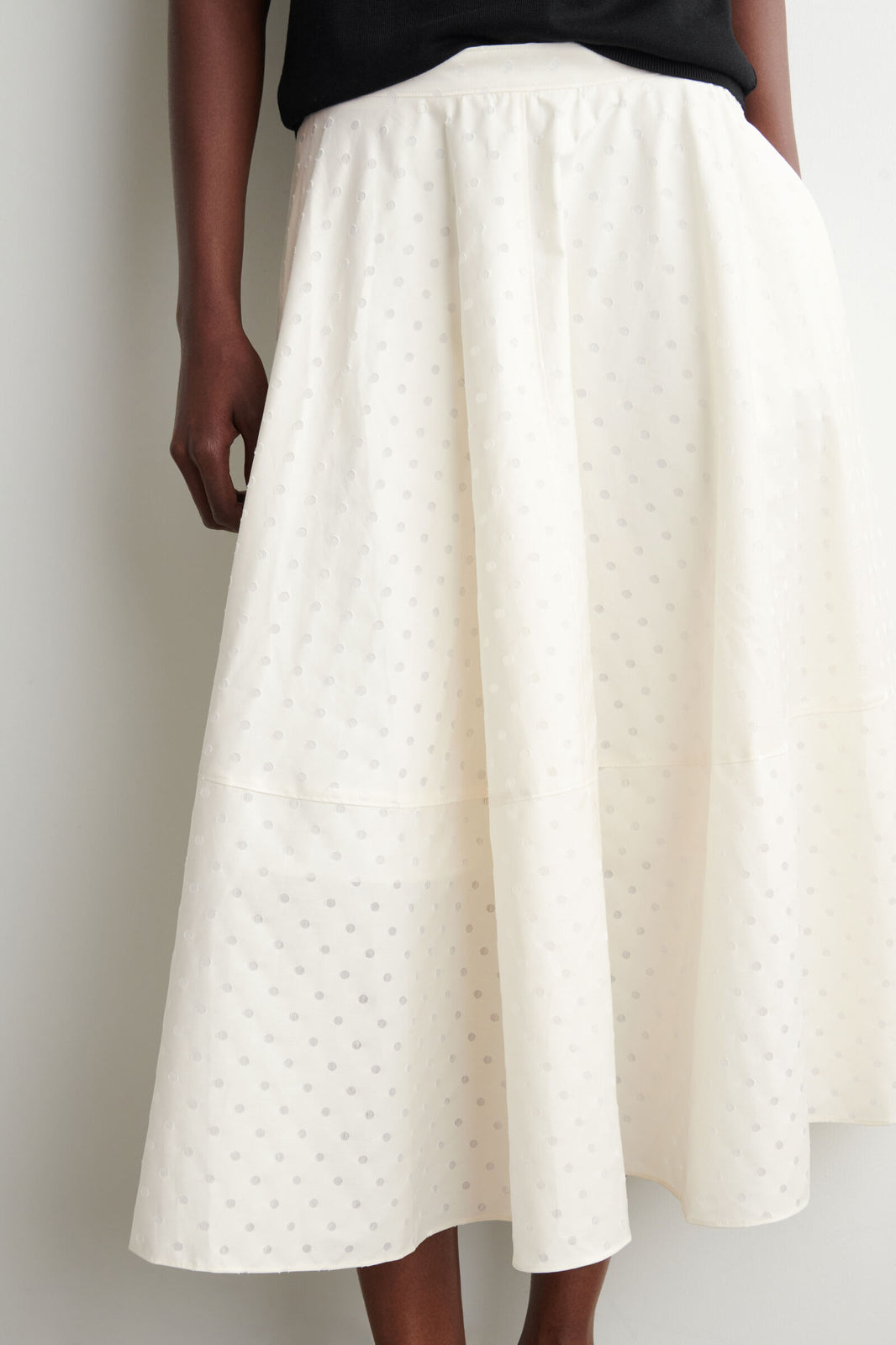 FALDA MIDI DE ALGODÓN JACQUARD DE LUNARES - BLANCO / LUNARES