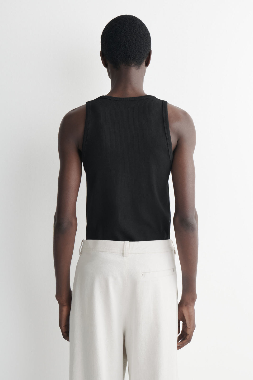 CAMISETA DE ALGODÓN AJUSTADA Y ACANALADA - NEGRO
