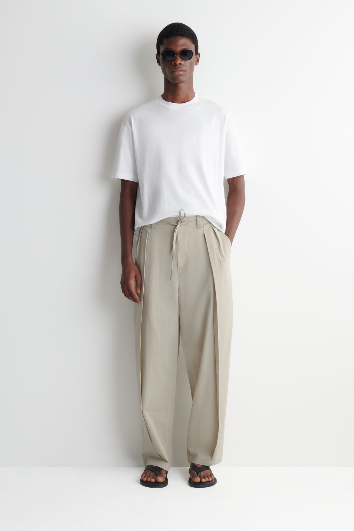 PANTALONES DE ALGODÓN RELAJADOS DE PIERNA ANCHA CON CORDÓN - BEIGE 