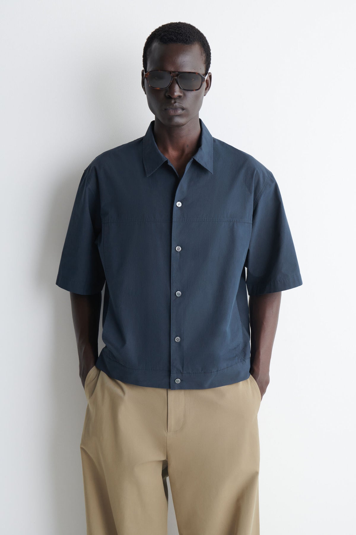 CAMISA UTILITY DE ALGODÓN-POPLIN DE CORTE CUADRADO - AZUL OSCURO