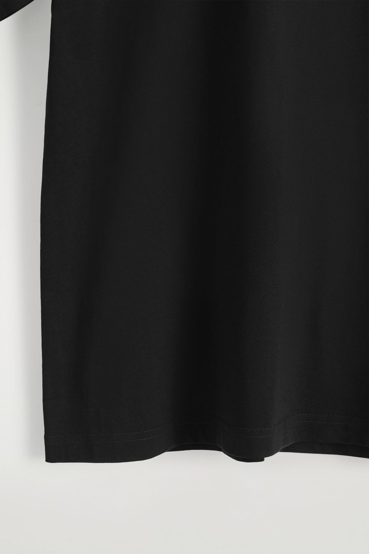 CAMISETA DE ALGODÓN RELAJADA Y LIGERA - NEGRO | DescriptiveDetail