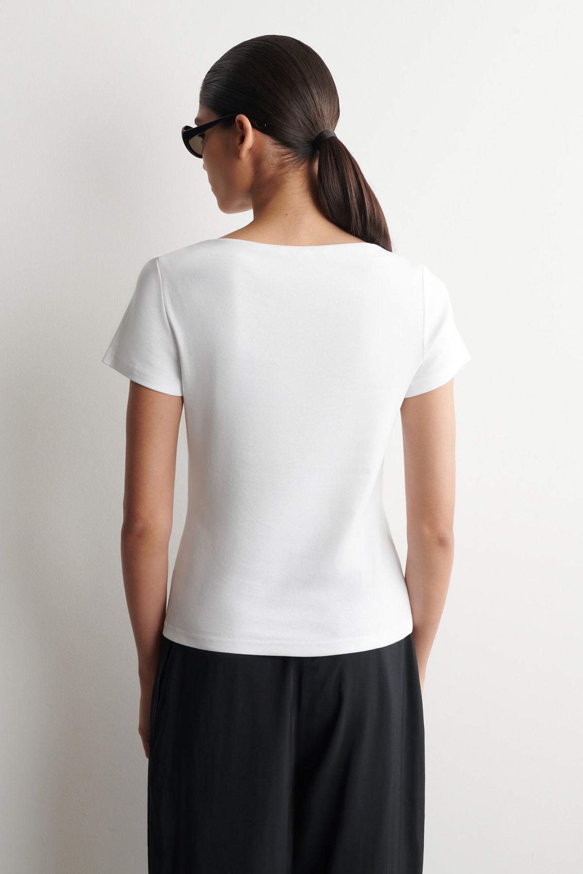 CAMISETA DE ALGODÓN DE CUELLO BARCO SLIM - BLANCO
