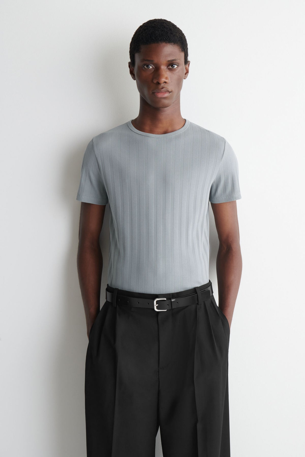 CAMISETA DE ALGODÓN ACANALADA DE AJUSTE SLIM - GRIS