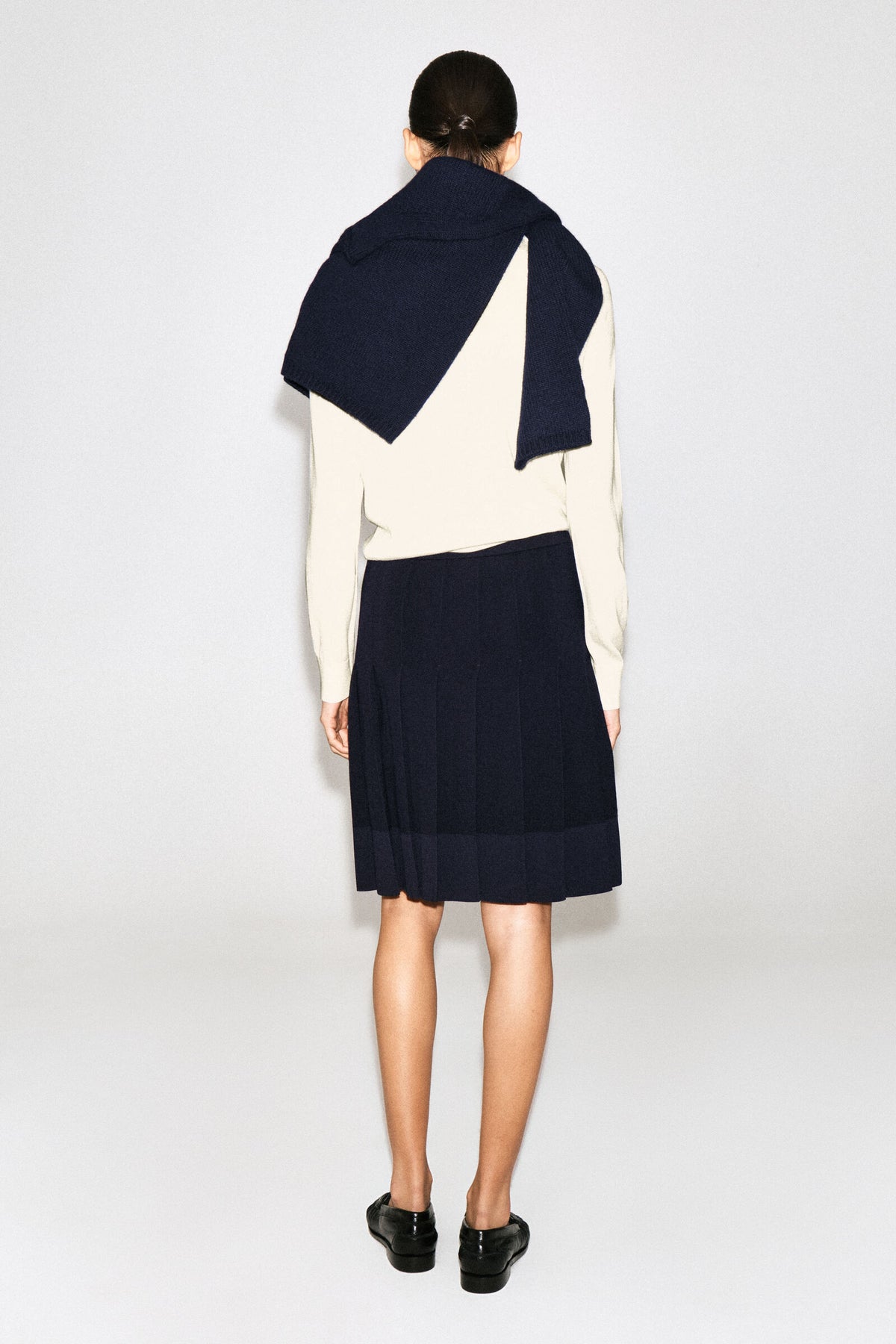 FALDA MIDI DE MERINO PLISADA - MARINO