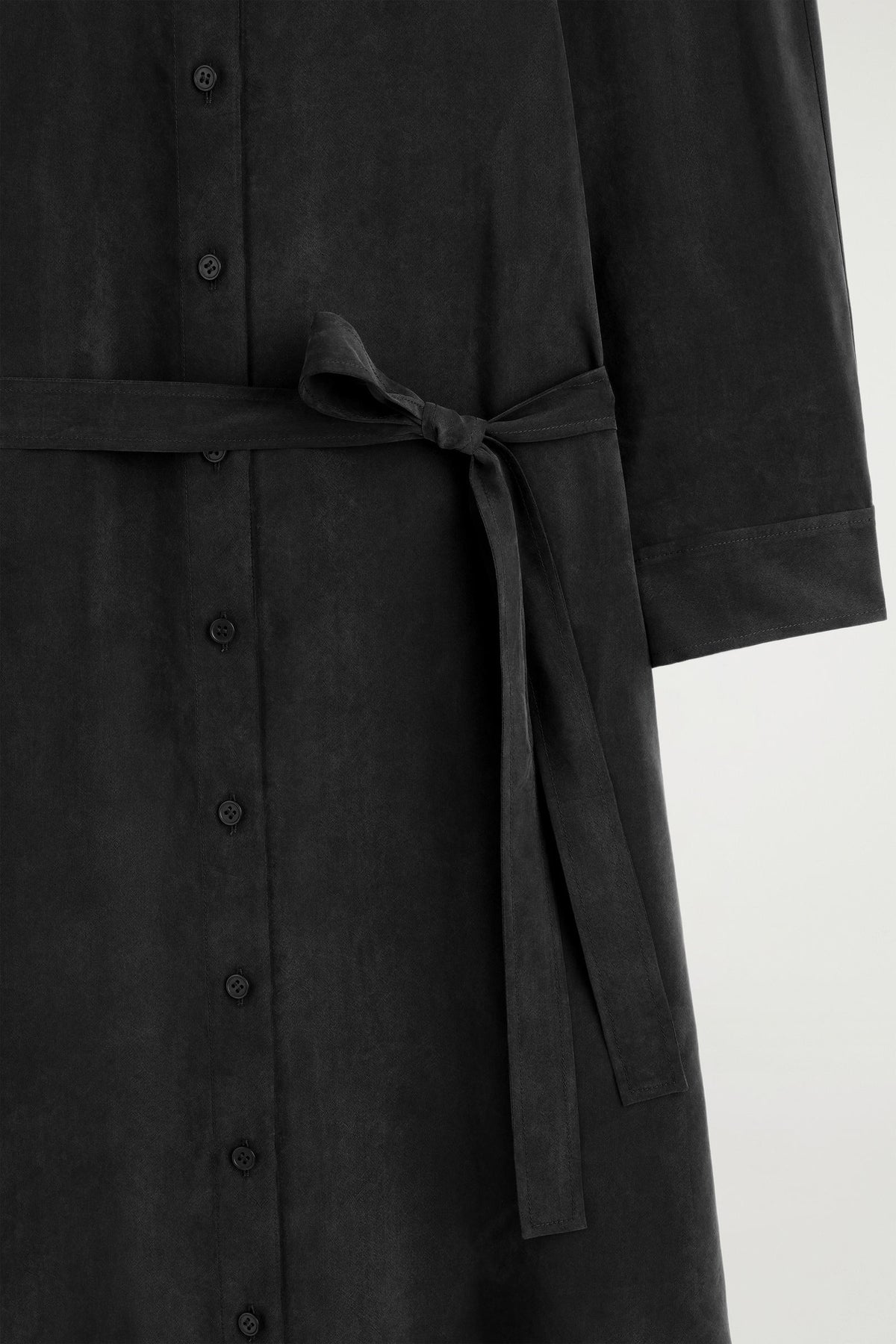 VESTIDO CAMISERO MIDI SIN CUELLO CON CINTURÓN - NEGRO - StillMedia/DescriptiveDetail