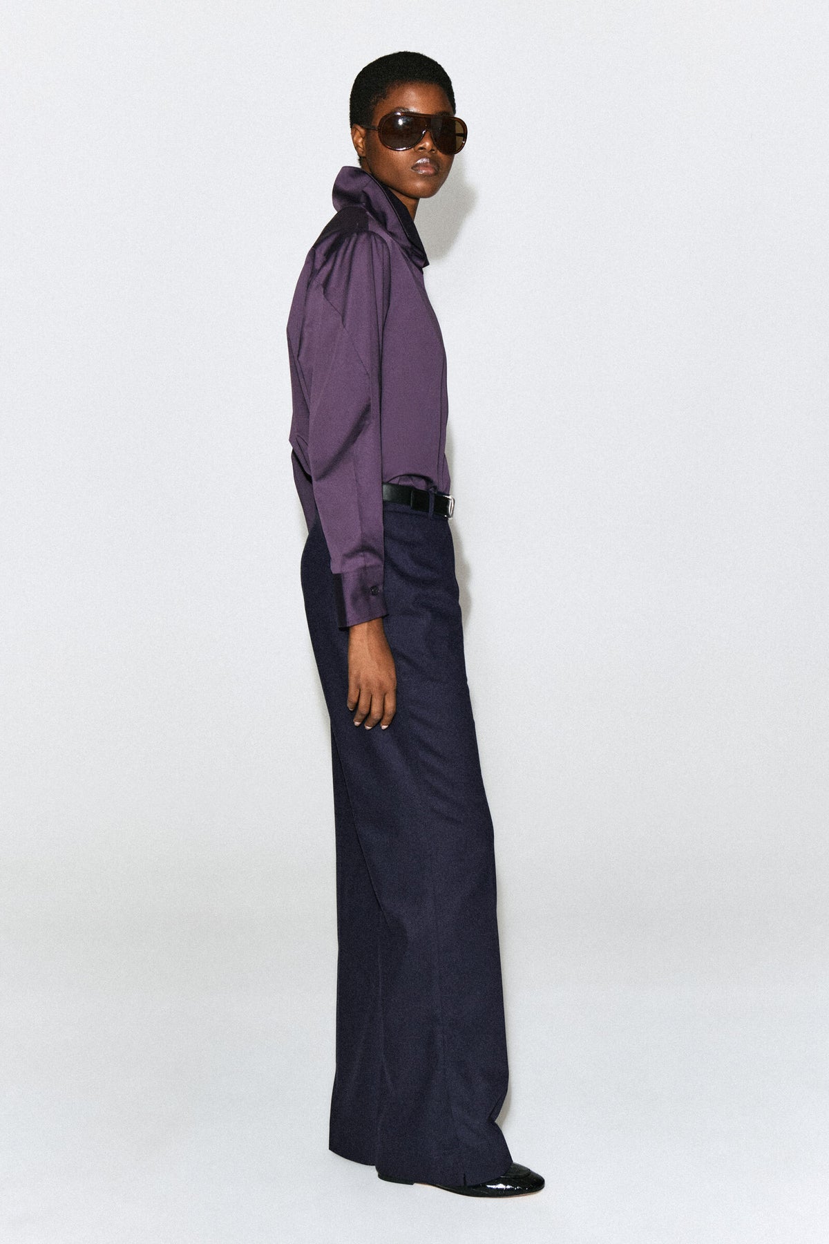 CAMISA DE ALGODÓN CON CUELLO DOBLADO Y OVERSIZED - PÚRPURA OSCURO