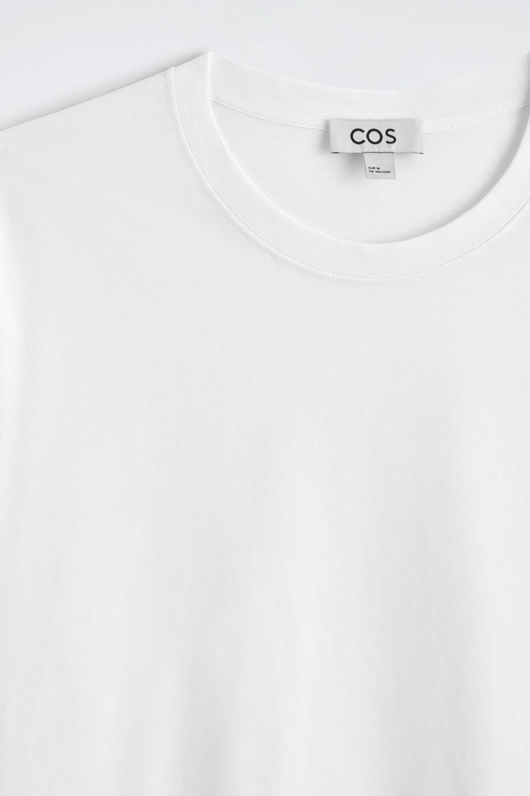 PLAYERA DE ALGODÓN DE CORTE REGULAR - BLANCO | DescriptiveDetail