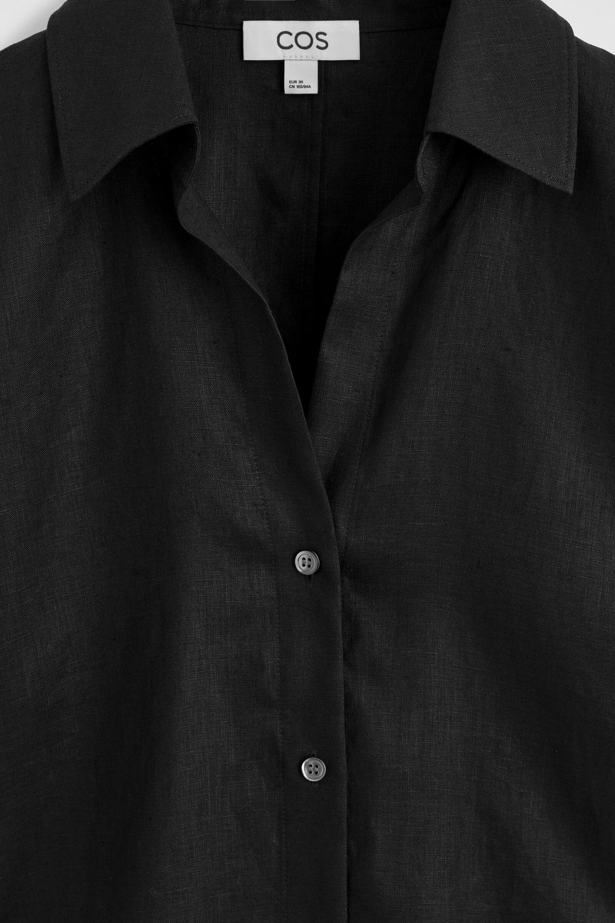 VESTIDO CAMISERO DE LINO CON CUELLO ABIERTO - NEGRO | DescriptiveDetail