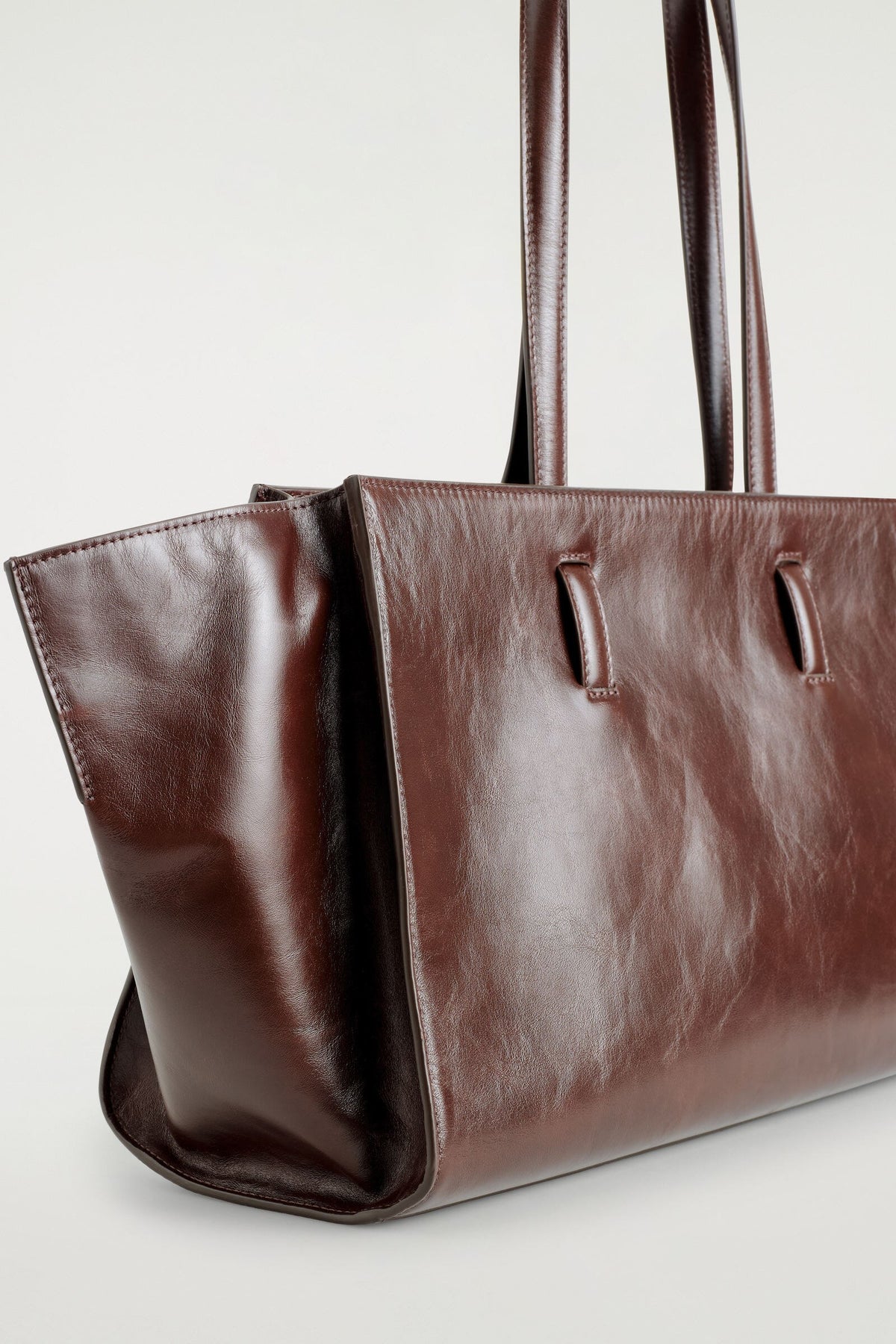 BOLSO DE MANO MONUMENT - PIEL - CAOBA - StillMedia/DescriptiveStillLife
