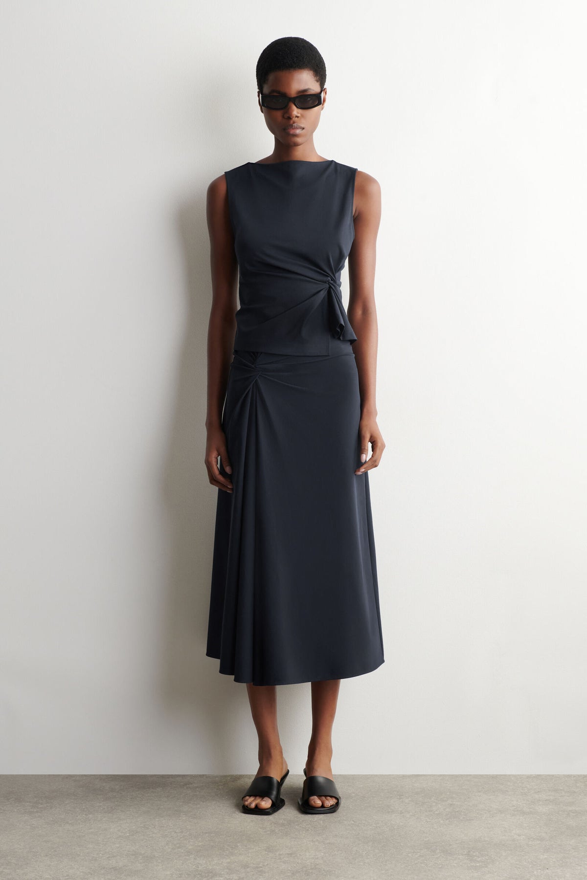 FALDA MIDI DE JERSEY CON DETALLE DE NUDO - AZUL MARINO - StillMedia/Lookbook