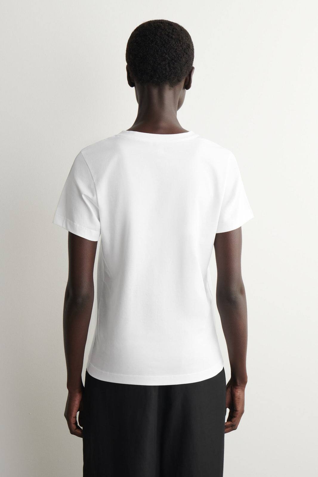 CAMISETA ALGODÓN CUELLO PICO - BLANCO