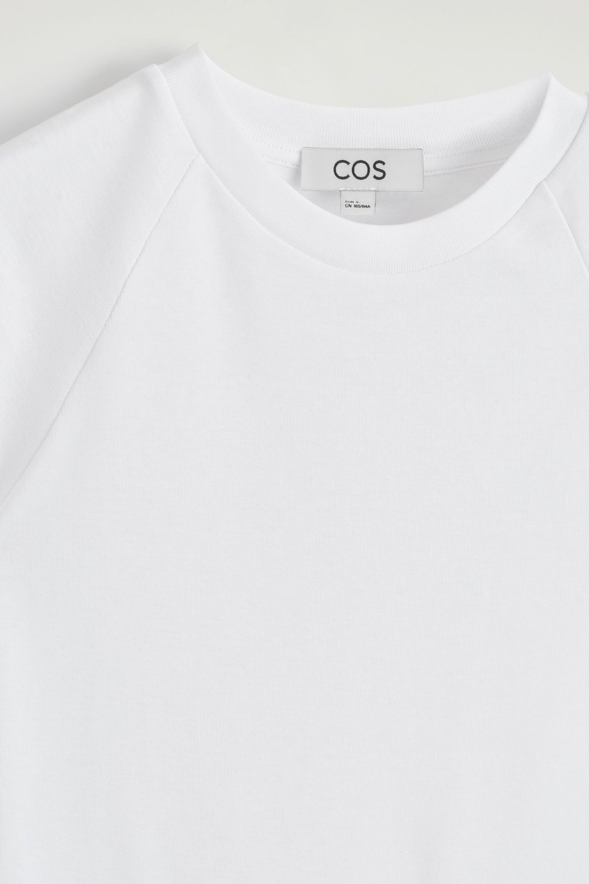 CAMISETA RAGLÁN DE ALGODÓN AJUSTADA - BLANCO | DescriptiveDetail