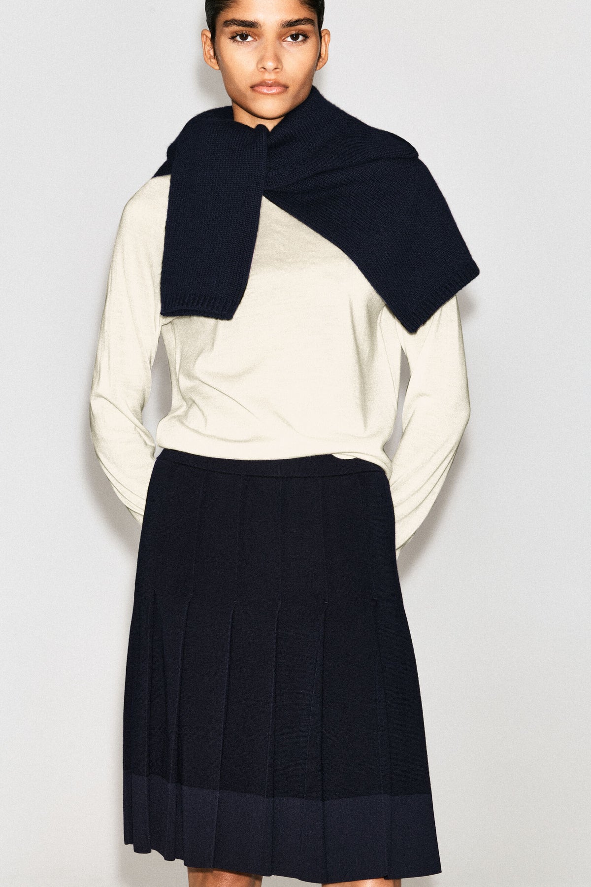 FALDA MIDI DE MERINO PLISADA - MARINO