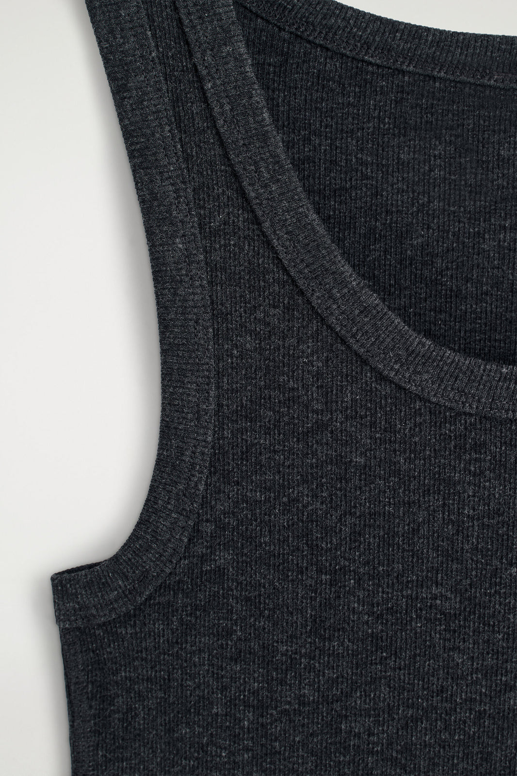 TOP DE ALGODÓN ACANALADO - GRIS MEZCLA | DescriptiveDetail