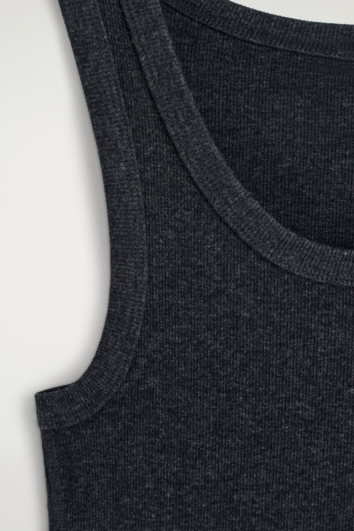 TOP DE ALGODÓN ACANALADO - GRIS MEZCLA | DescriptiveDetail