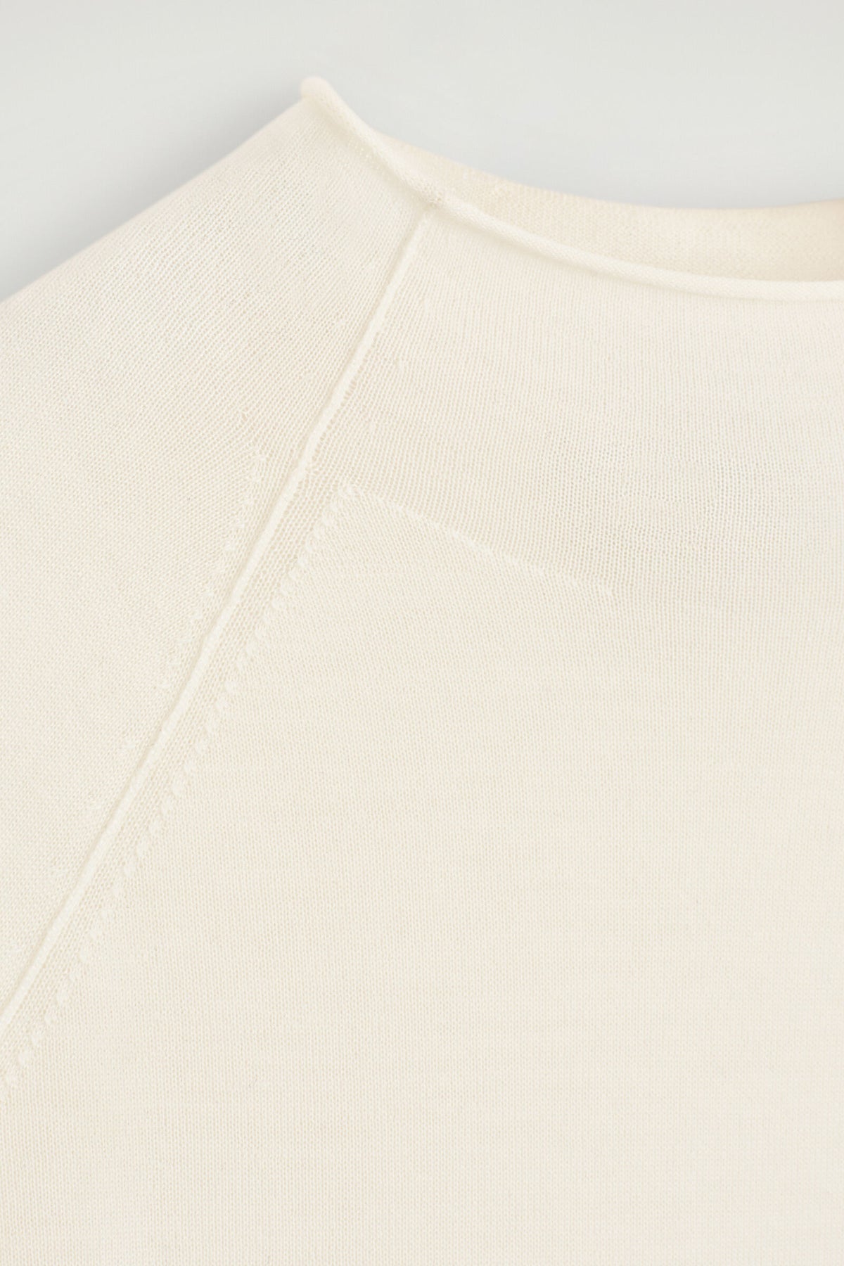SUÉTER DE MERINO CON CUELLO DE TUBO - MARFIL