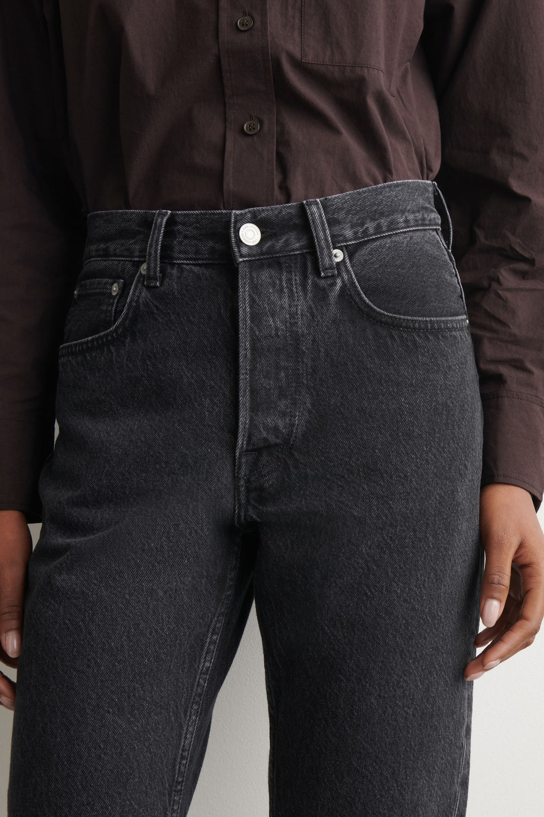 JEANS SLIM-LEG DE TUBERÍA  - NEGRO