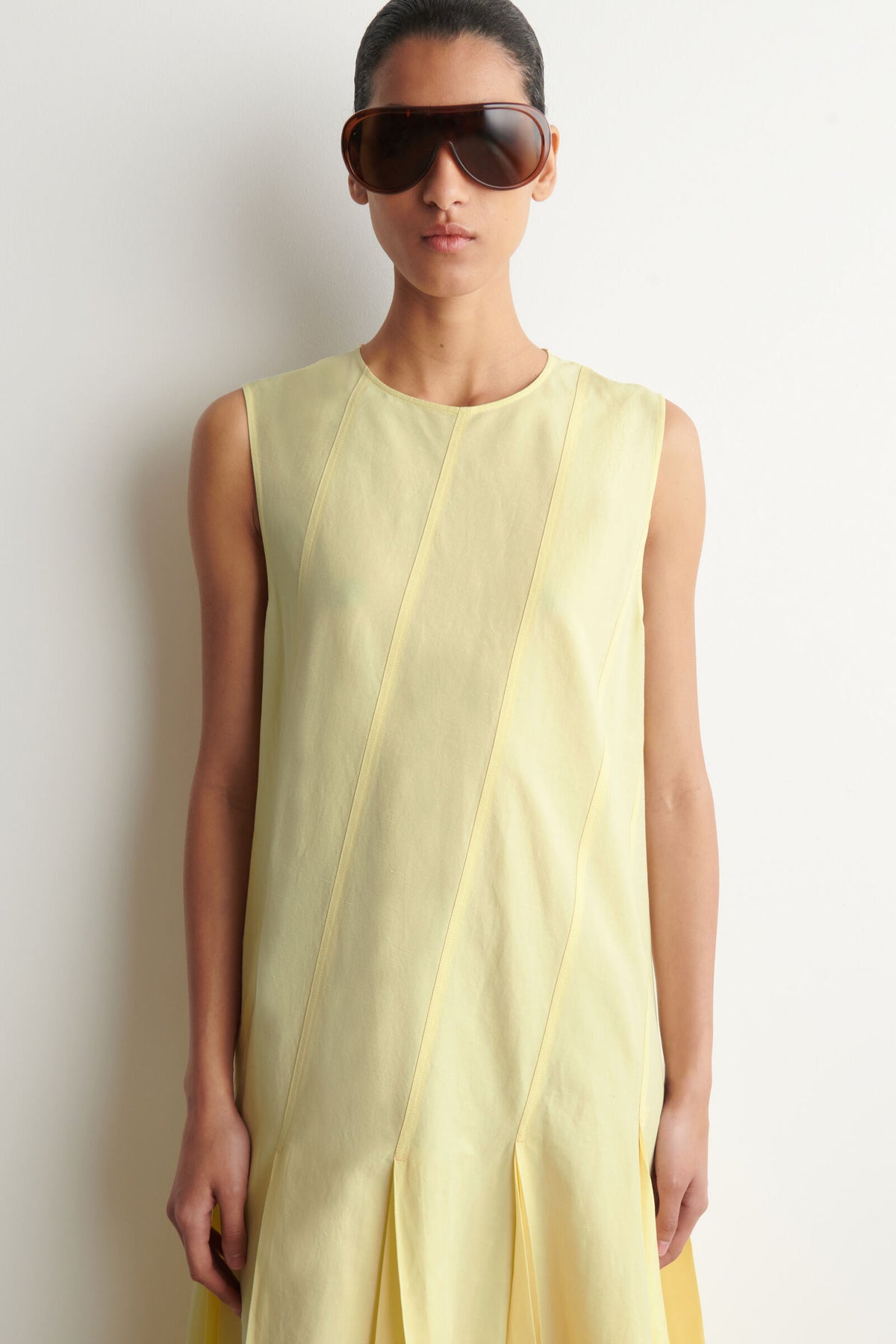 VESTIDO MAXI DE ALGODÓN Y LINO PLISADO - AMARILLO