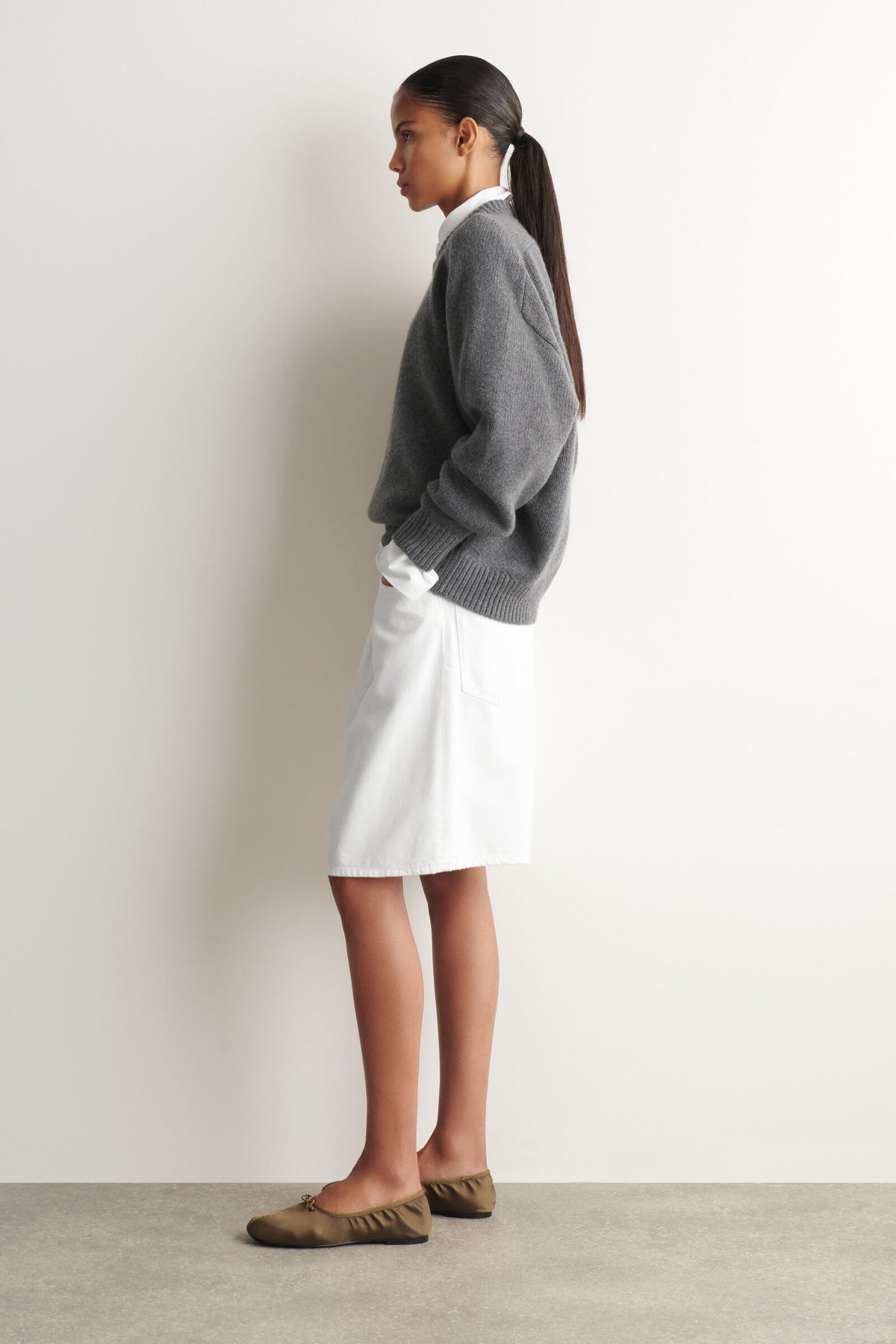 SWEATER DE CASHMERE DE CUELLO REDONDEADO - GRIS MELANGE