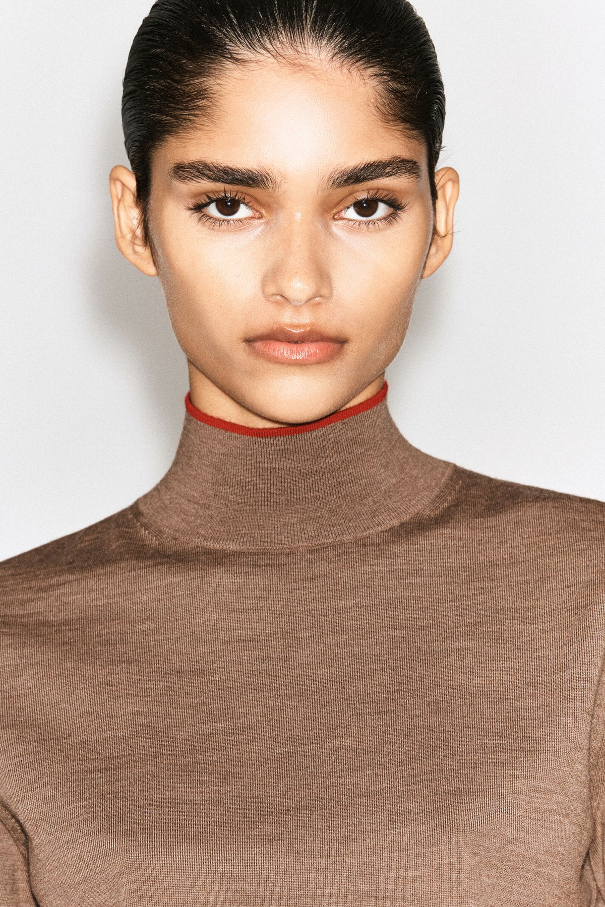 TOP DE CUELLO ALTO DE LANA MERINO - MEZCLA BEIGE / ROJO