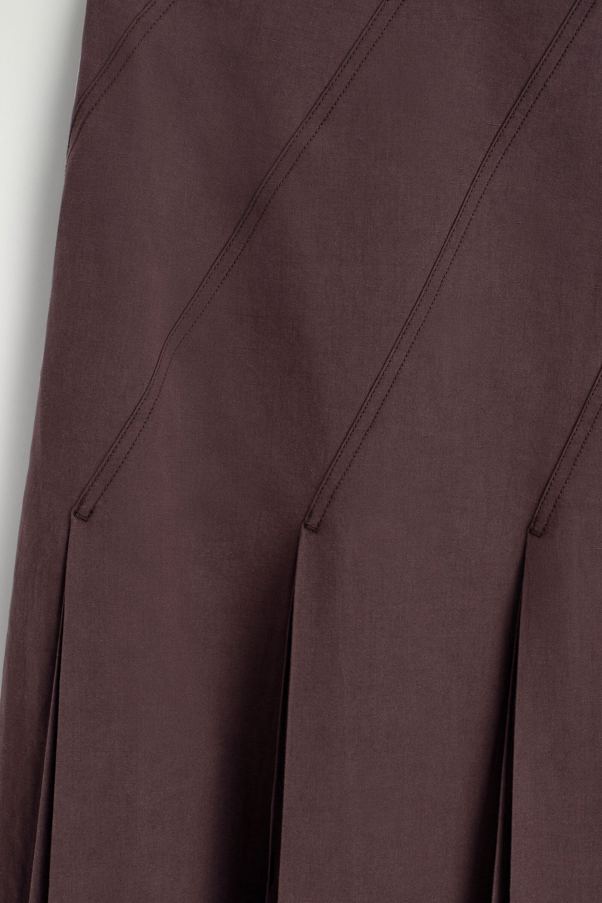 FALDA MIDI DE ALGODÓN Y LINO PLISADA - BURDEOS | DescriptiveDetail