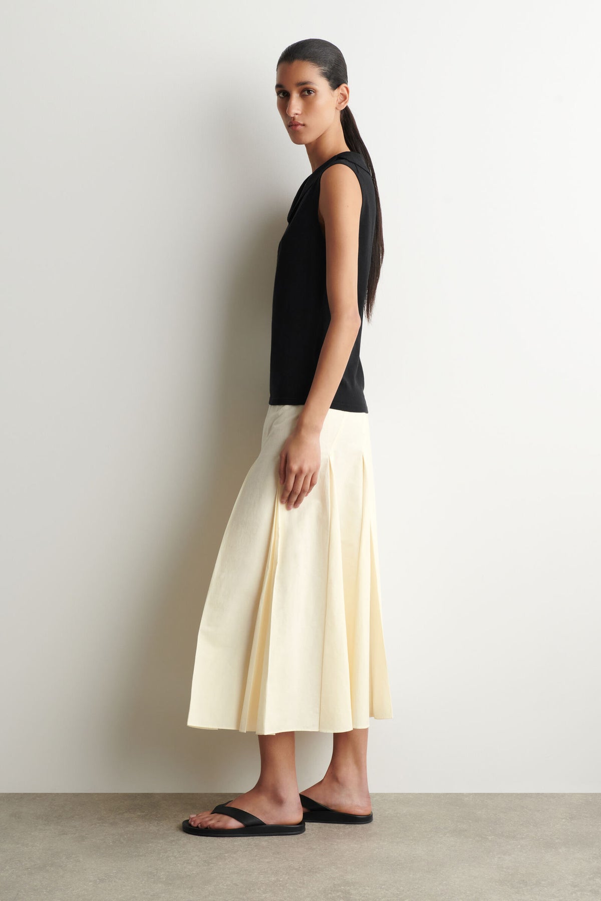 TOP DE ALGODÓN- SEDA TEJIDO CON CUELLO DE MARINERO - NEGRO