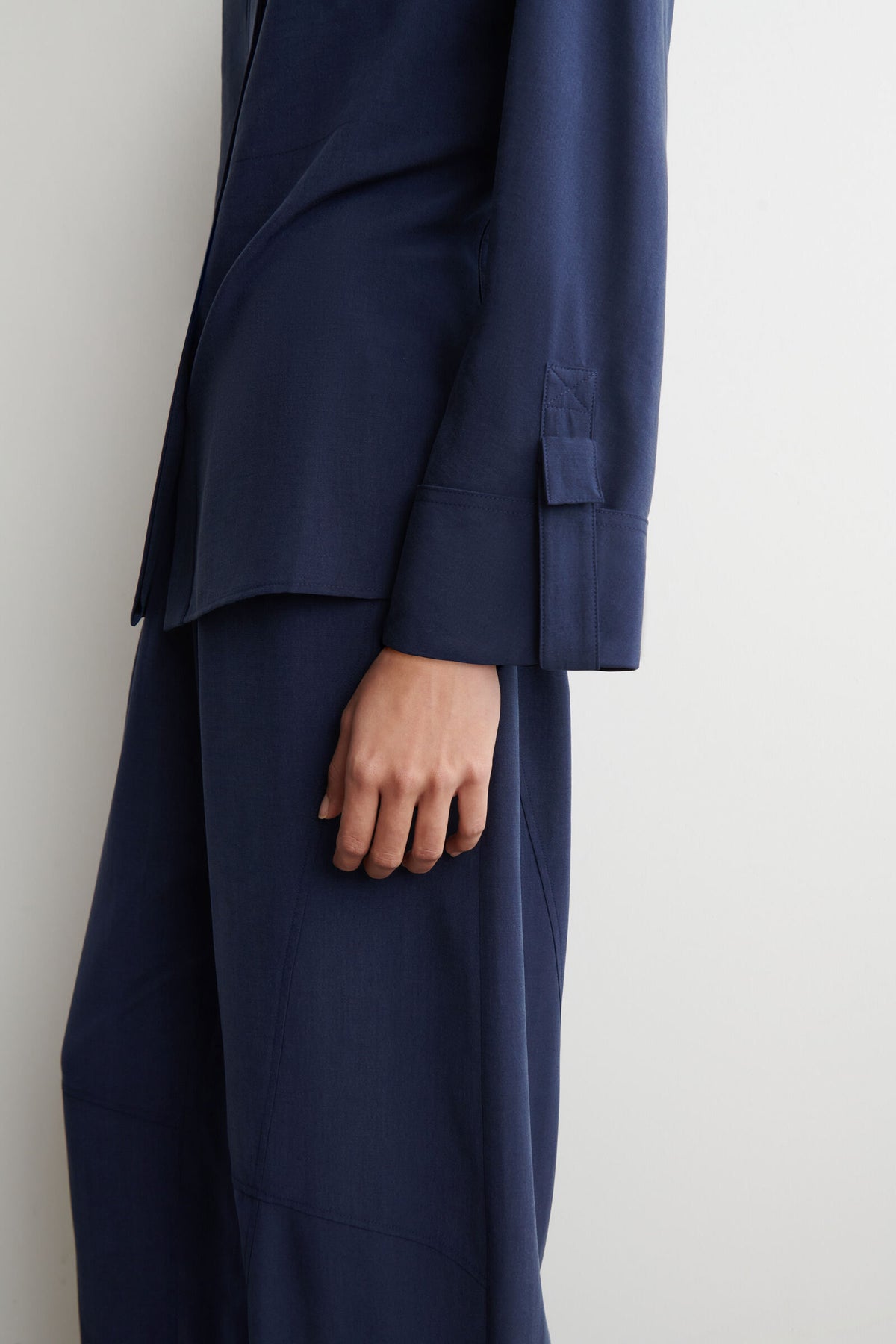 CAMISA UTILITY FLUIDA - MARINO