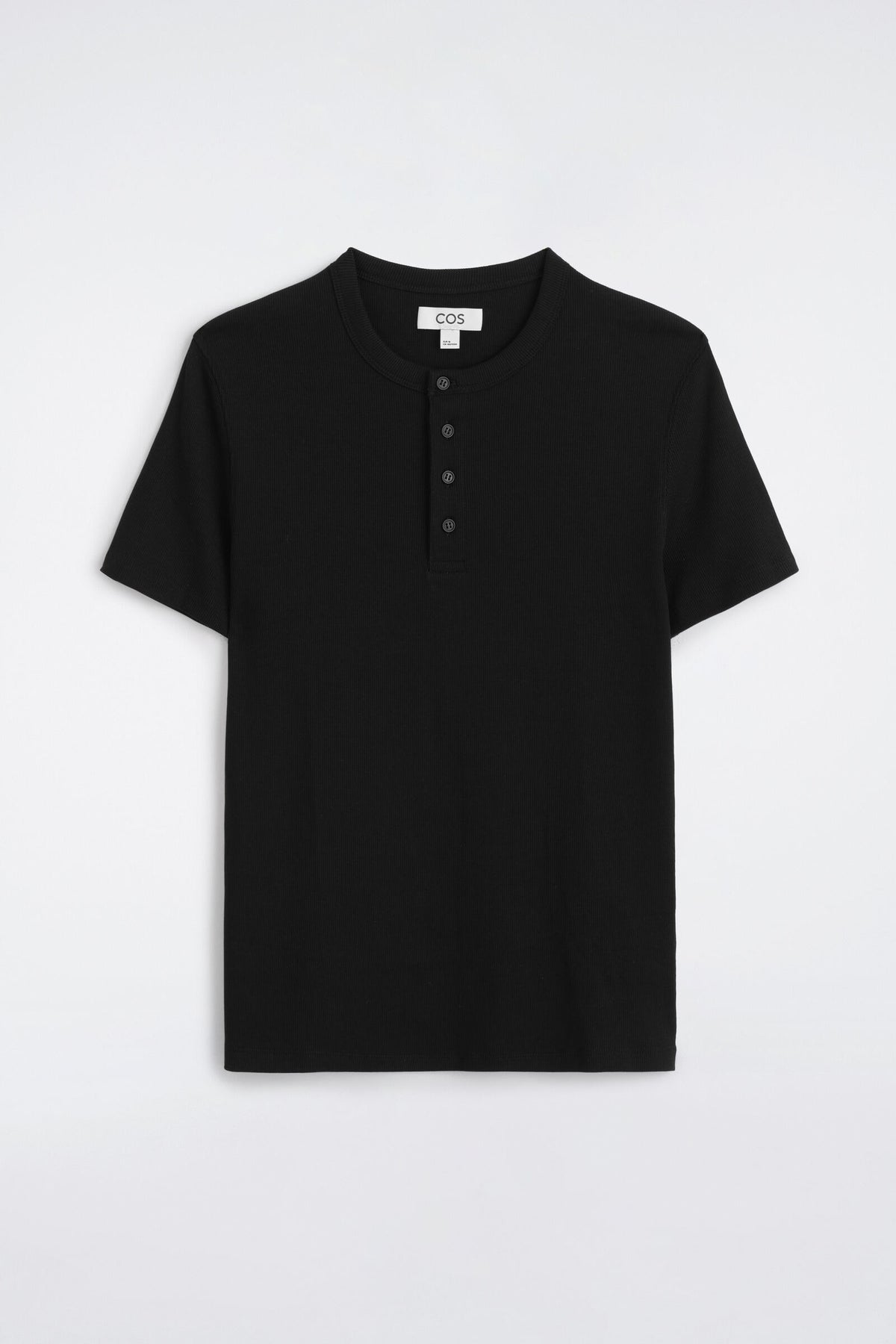 CAMISETA HENLEY ACANALADA AJUSTADA - NEGRO | DescriptiveStillLife