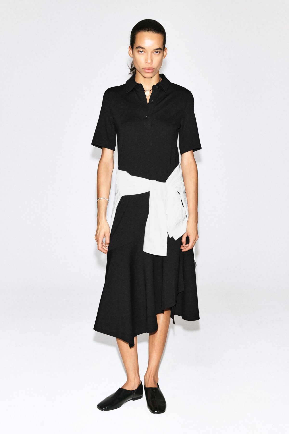 VESTIDO CAMISERO MIDI DE JERSEY ACAMPANADO - NEGRO