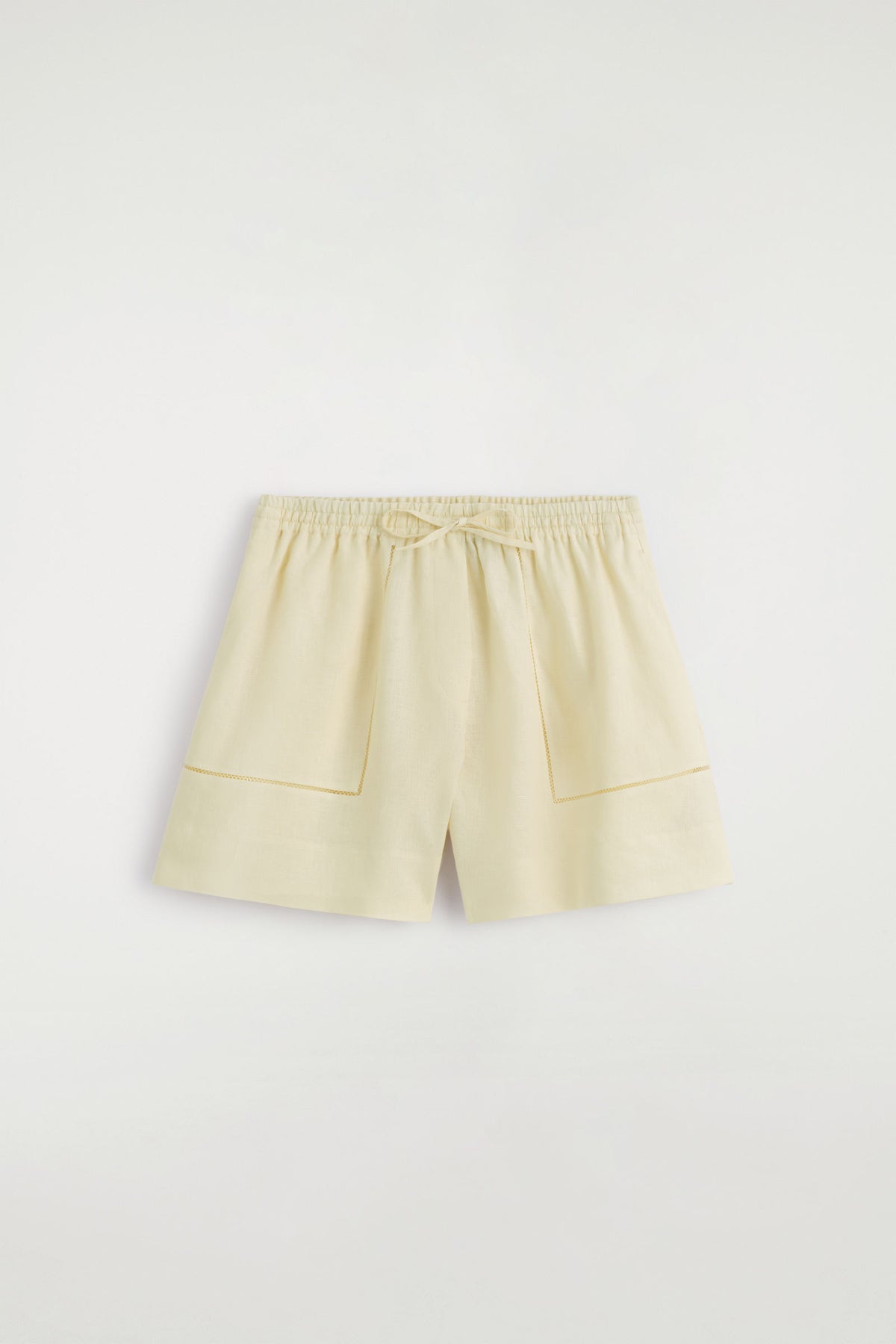 SHORTS DE LINO CON DETALLES BORDADOS - AMARILLO MANTEQUILLA - StillMedia/DescriptiveStillLife