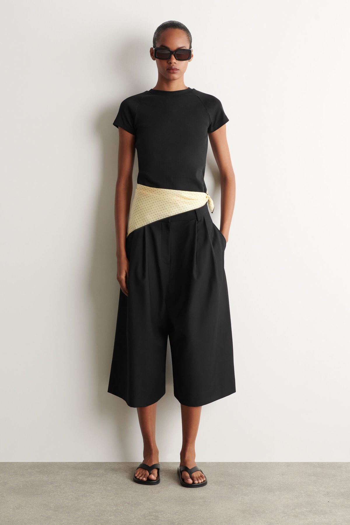 CAMISETA RAGLÁN DE ALGODÓN AJUSTADA - NEGRO