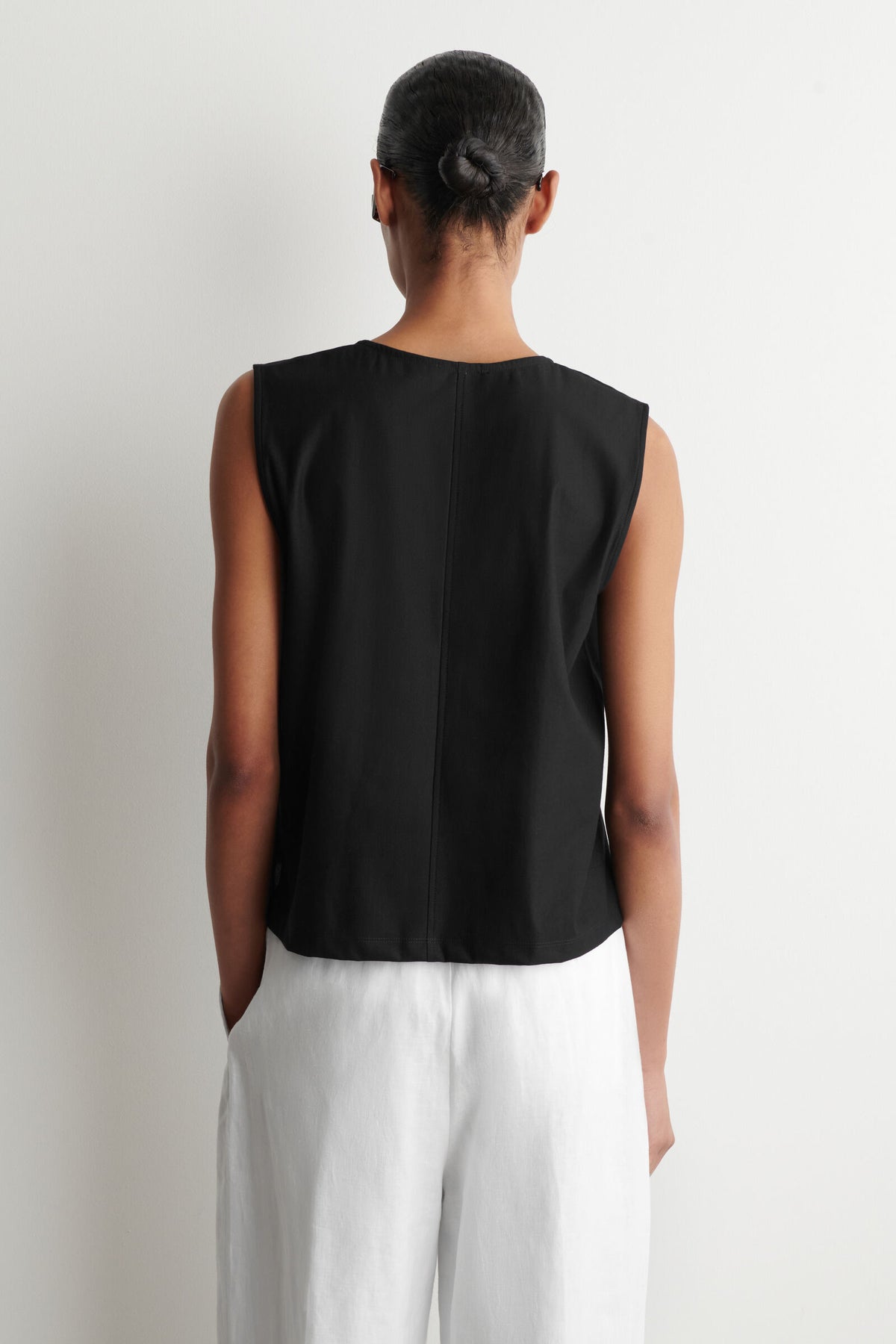 CAMISETA DE JERSEY CON CUELLO FRUNCIDO - NEGRO