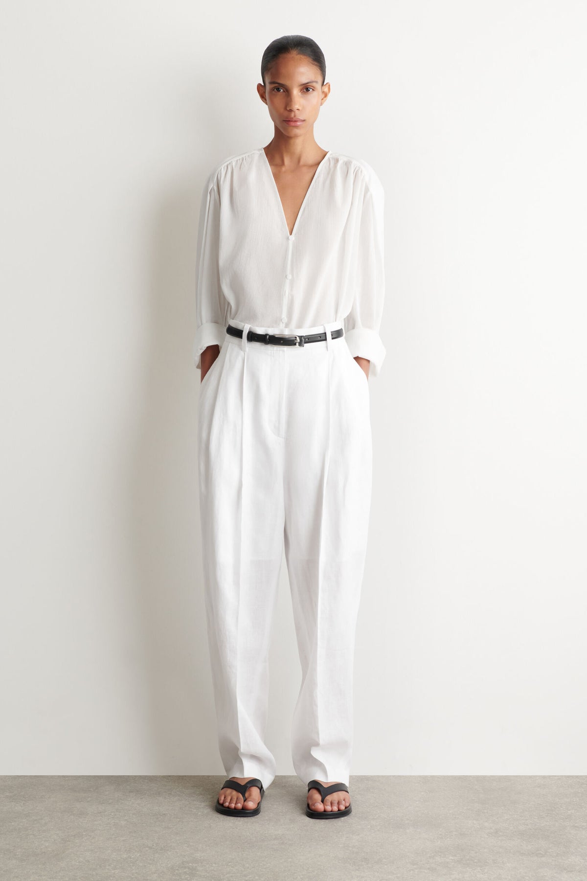 PANTALONES DE LINO SASTREROS DE PIERNA BARREL - BLANCO