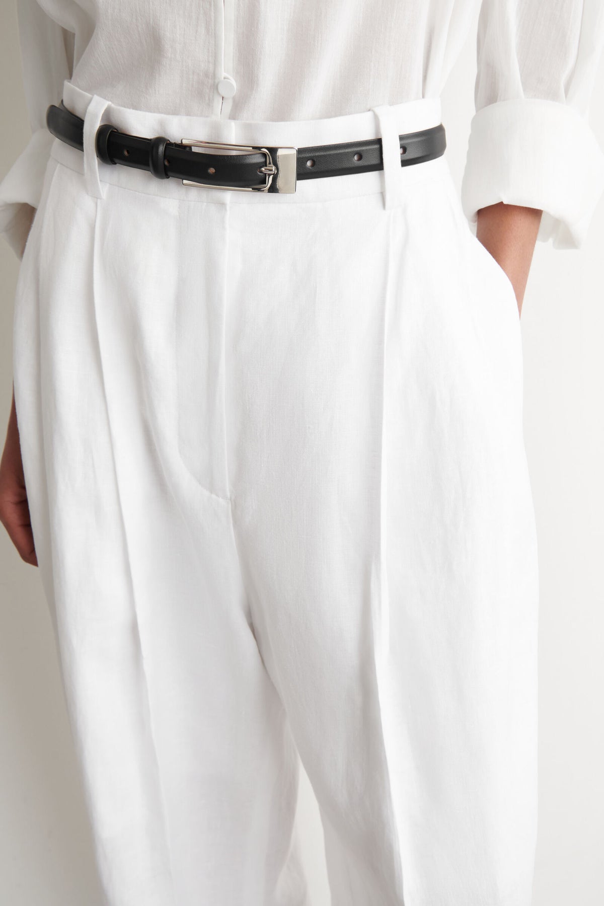 PANTALONES DE LINO SASTREROS DE PIERNA BARREL - BLANCO