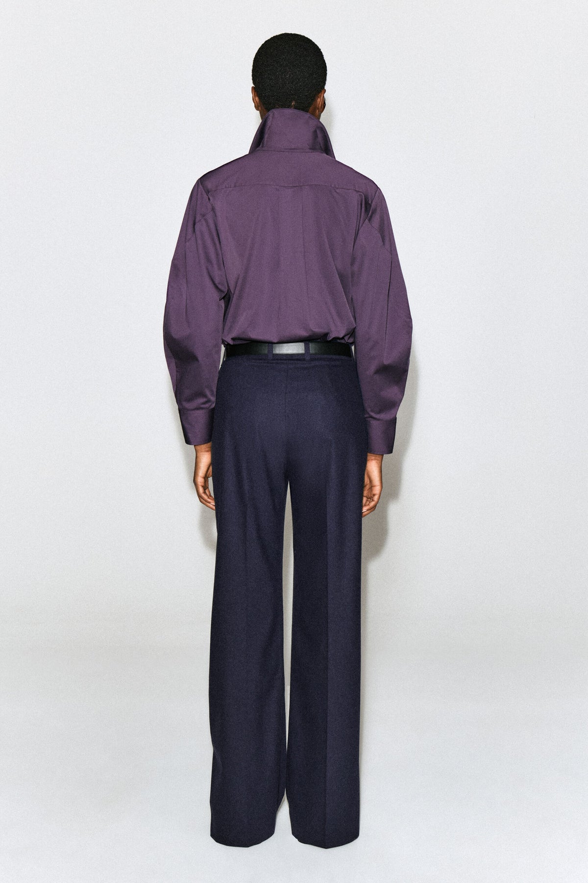 CAMISA DE ALGODÓN CON CUELLO DOBLADO Y OVERSIZED - PÚRPURA OSCURO