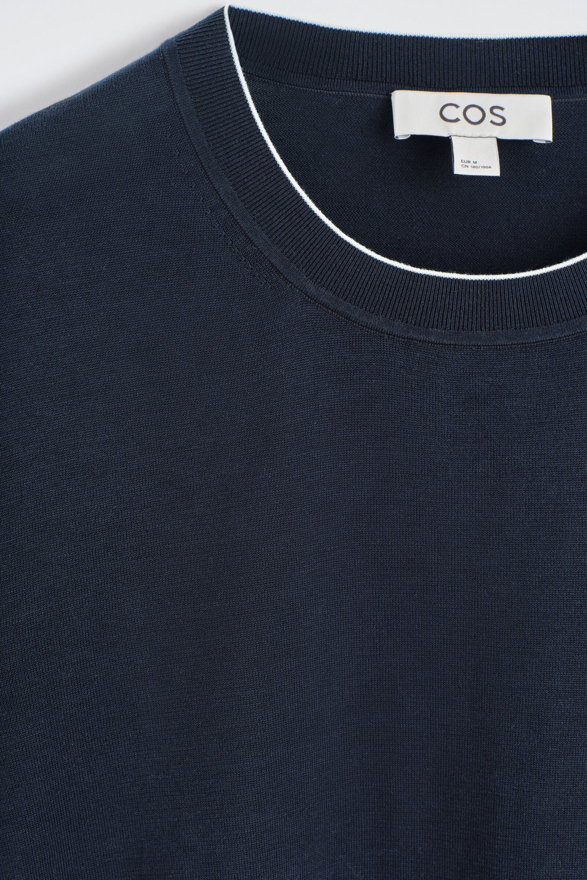 CAMISETA DE ALGODÓN Y SEDA CON PUNTERA EN CONTRASTE - MARINO | DescriptiveDetail