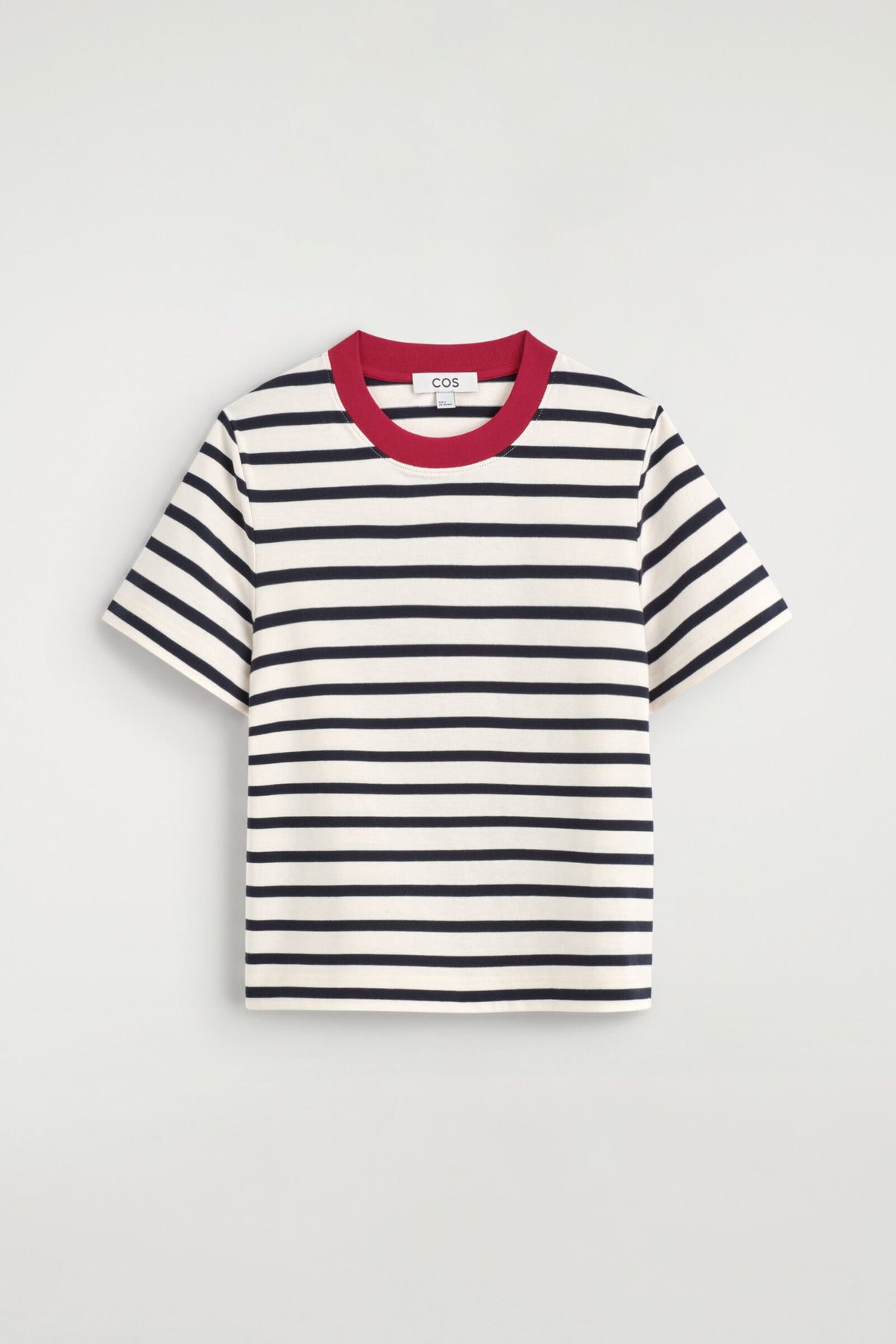 CAMISETA DE CORTE LIMPIO - NEGRO / BLANCO / ROJO / A RAYAS | DescriptiveStillLife