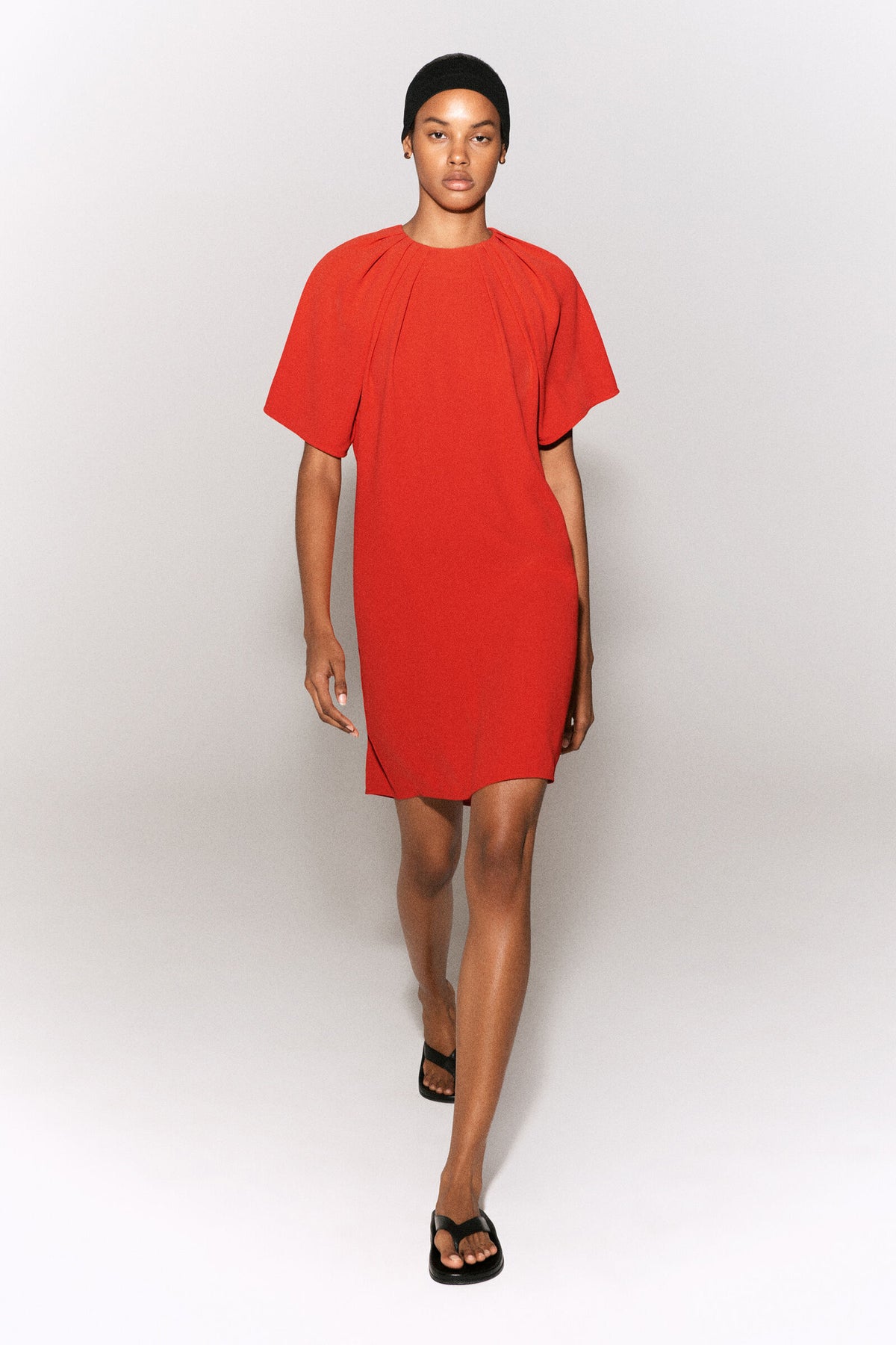 VESTIDO CORTO CON MANGAS ABULLONADAS - NARANJA