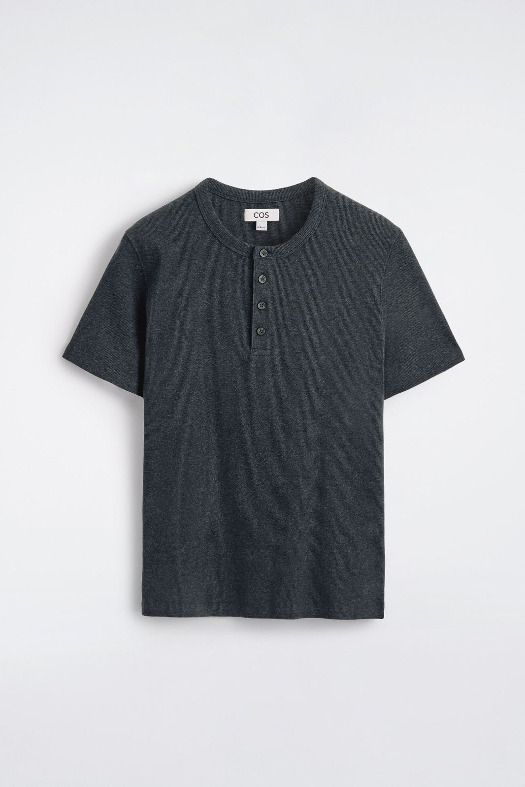 CAMISETA HENLEY ACANALADA AJUSTADA - JASPEADO AZUL MARINO | DescriptiveStillLife