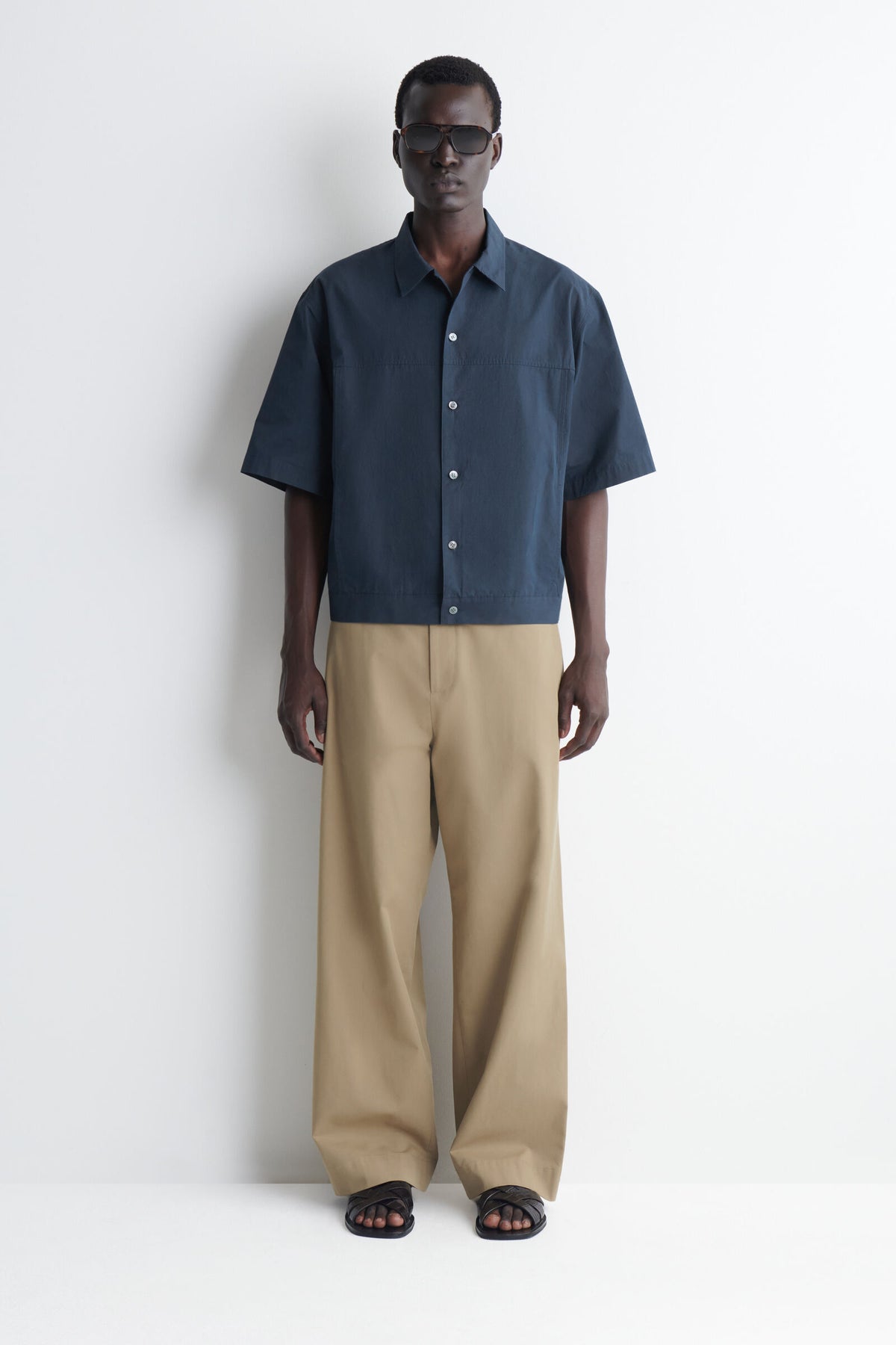CAMISA UTILITY DE ALGODÓN-POPLIN DE CORTE CUADRADO - AZUL OSCURO
