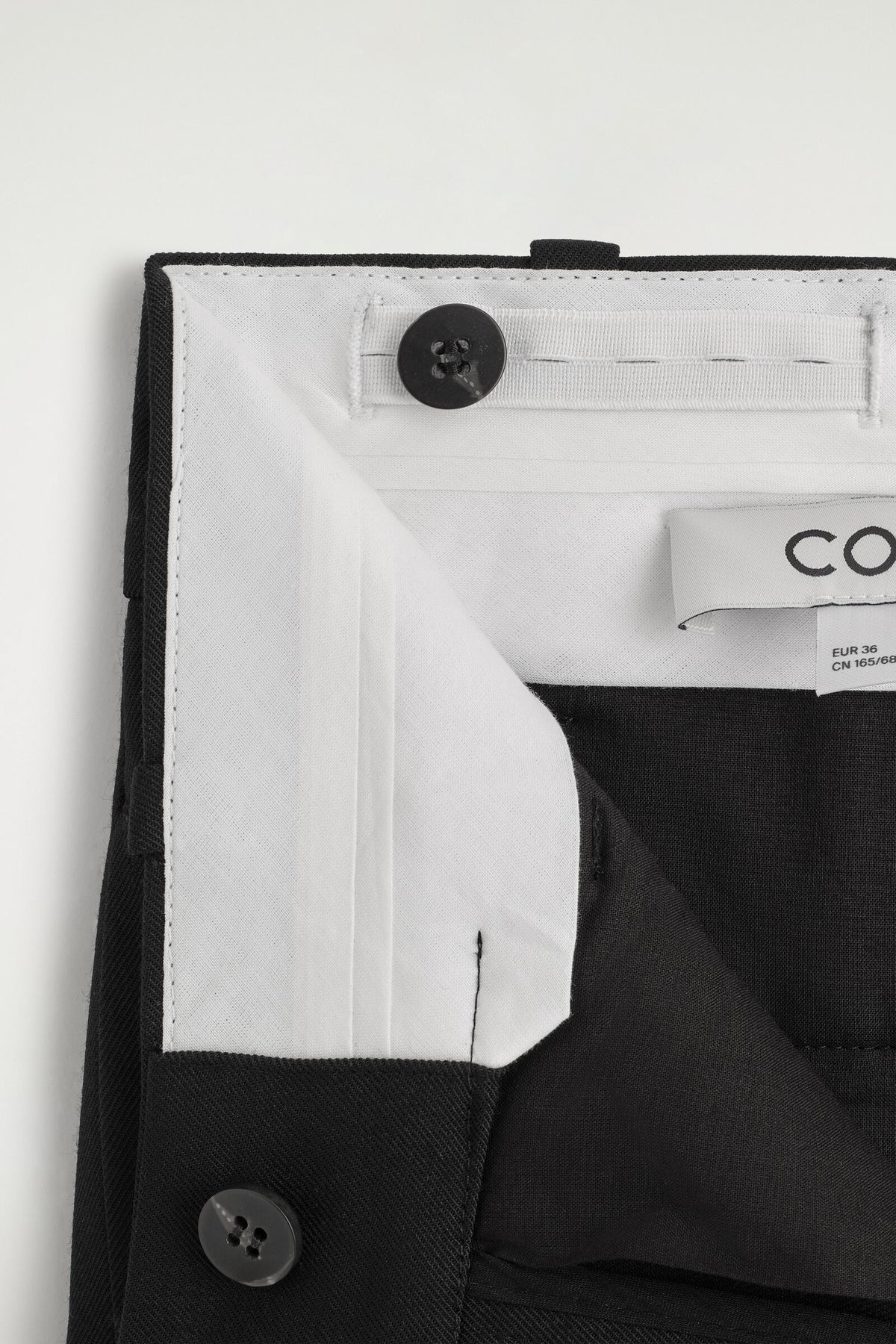 PANTALONES DE MEZCLA DE LANA PLISADOS Y DE CORTE RECTO - NEGRO | DescriptiveDetail
